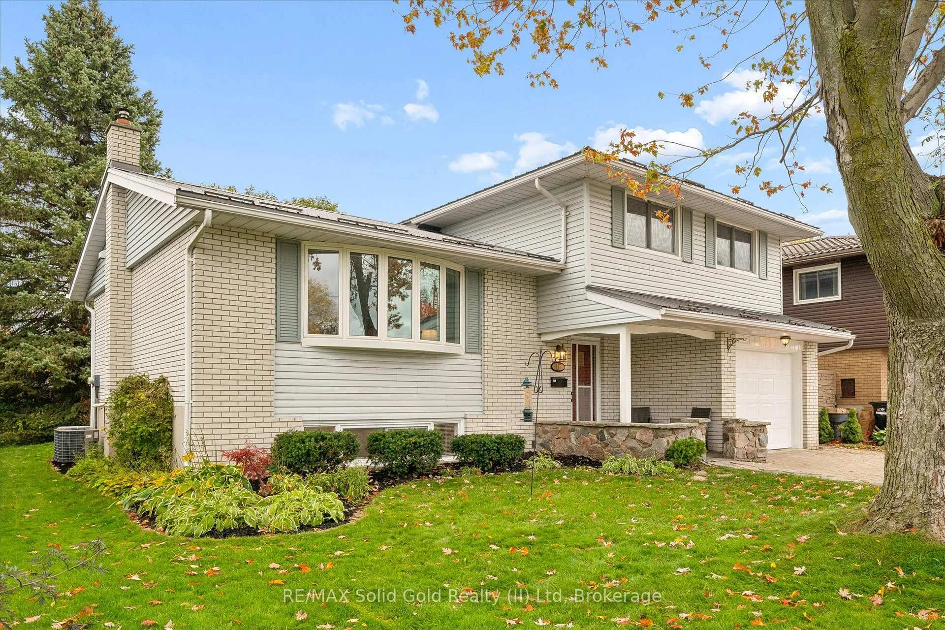 Photo 5 of 127 Gay Crescent, Kitchener, Stanley Park — HOMEH