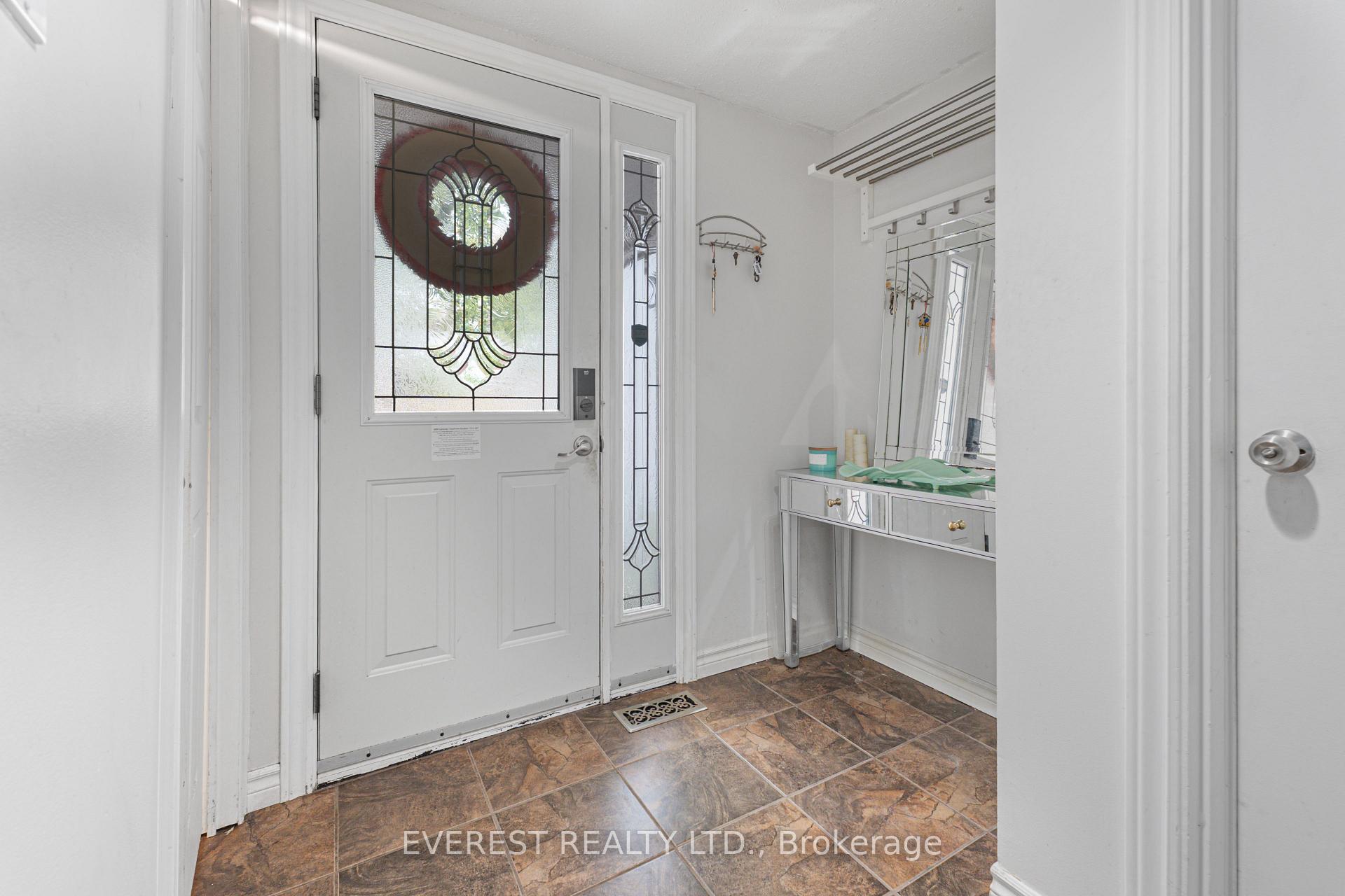 Photo 2 of Unit 60, 3205 Uplands Drive, Ottawa, Hunt Club Woods — HOMEH