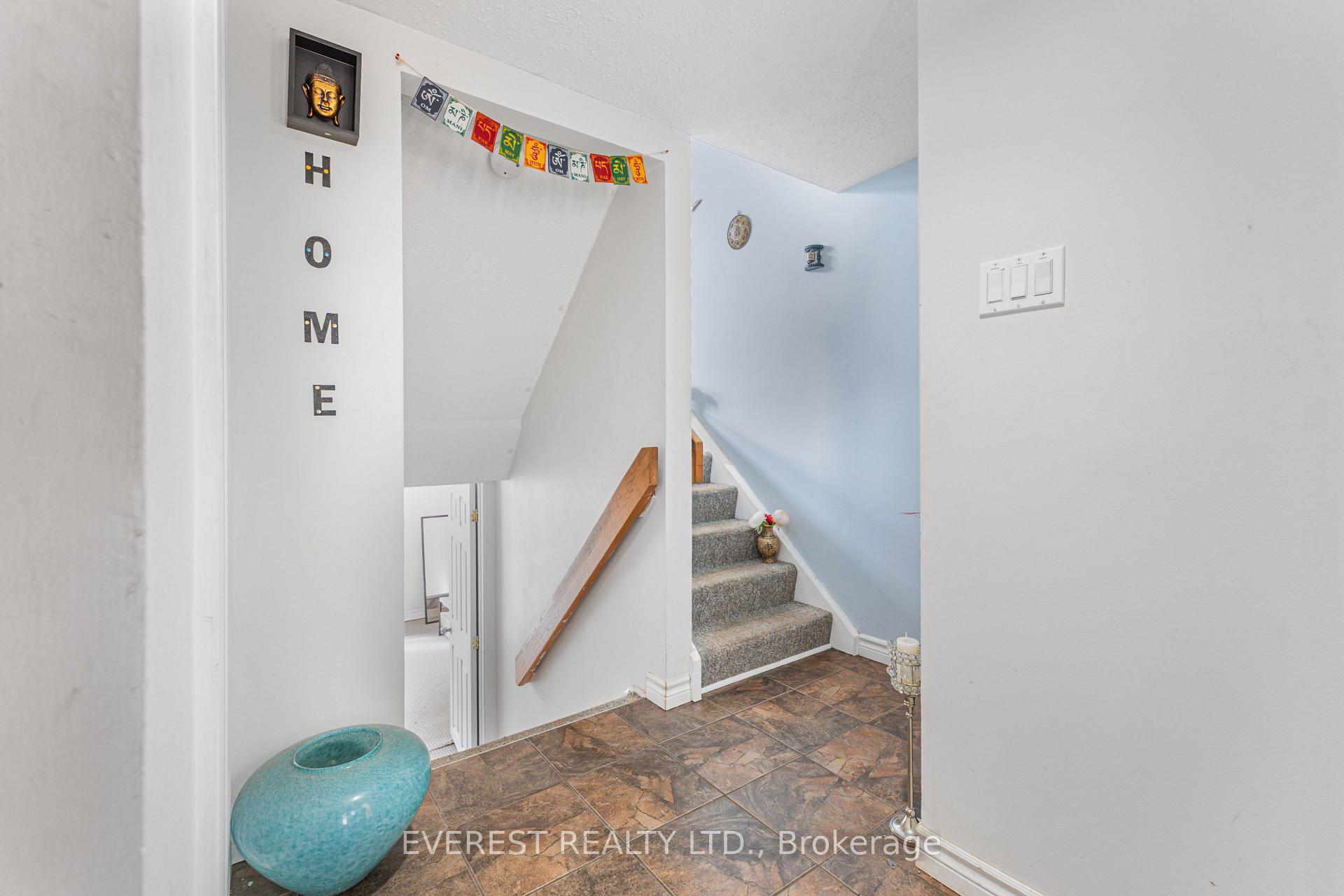 Photo 3 of Unit 60, 3205 Uplands Drive, Ottawa, Hunt Club Woods — HOMEH
