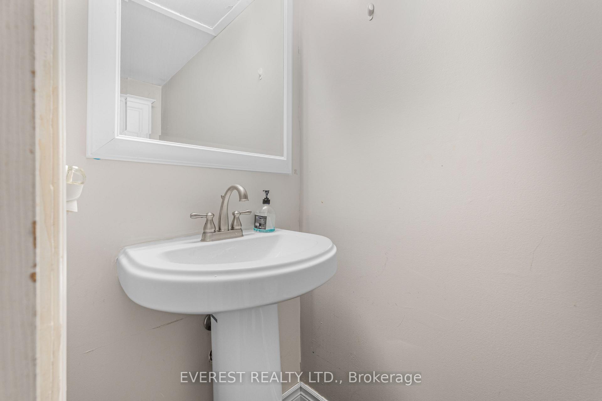 Photo 4 of Unit 60, 3205 Uplands Drive, Ottawa, Hunt Club Woods — HOMEH