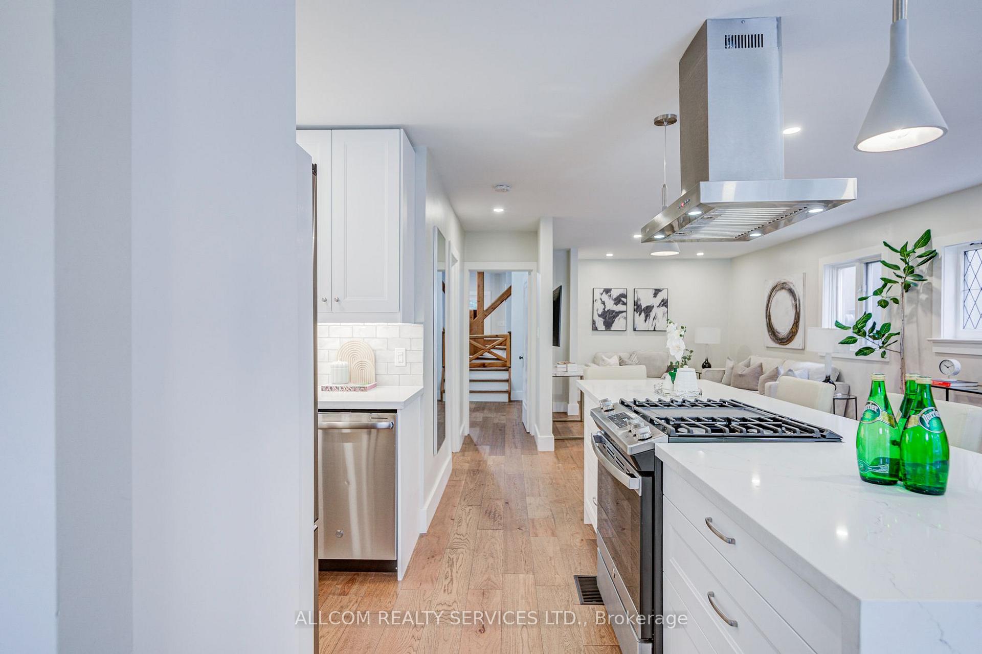 Photo 6 of 164 Glenvale Boulevard, Toronto, Leaside — HOMEH