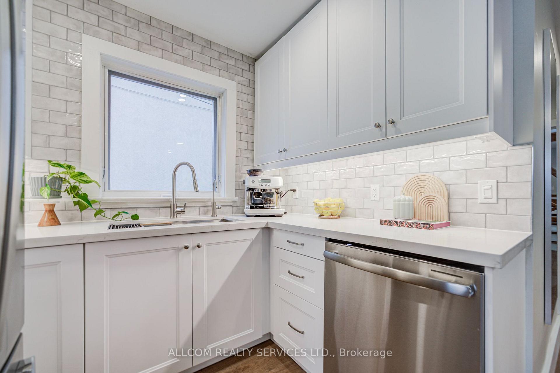 Photo 13 of 164 Glenvale Boulevard, Toronto, Leaside — HOMEH