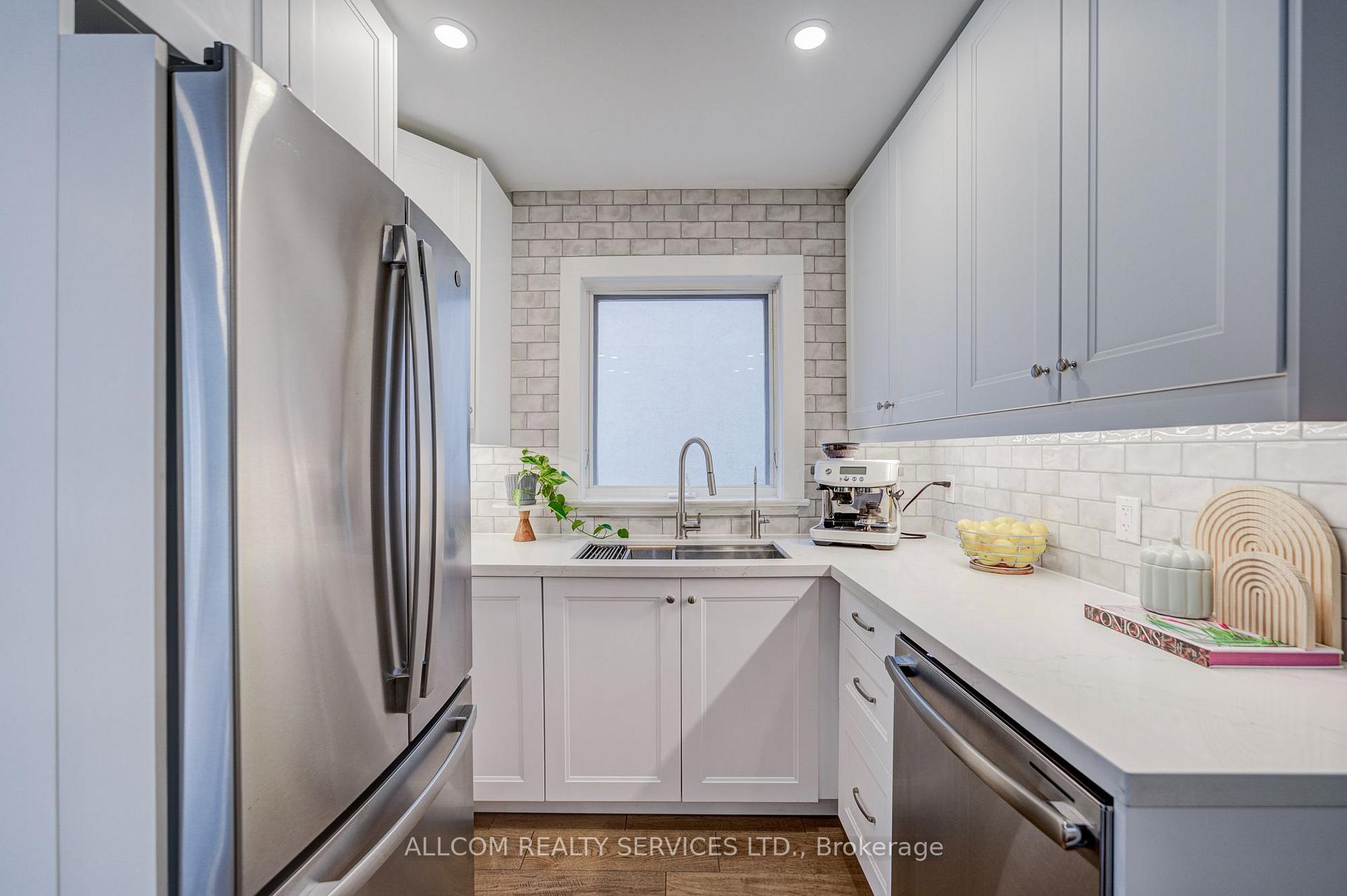 Photo 14 of 164 Glenvale Boulevard, Toronto, Leaside — HOMEH