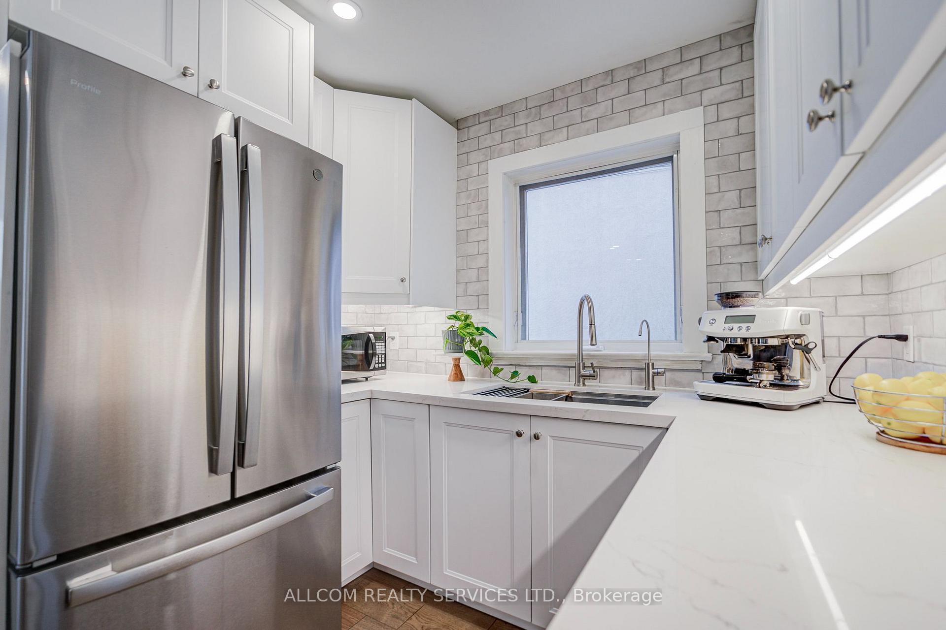 Photo 15 of 164 Glenvale Boulevard, Toronto, Leaside — HOMEH