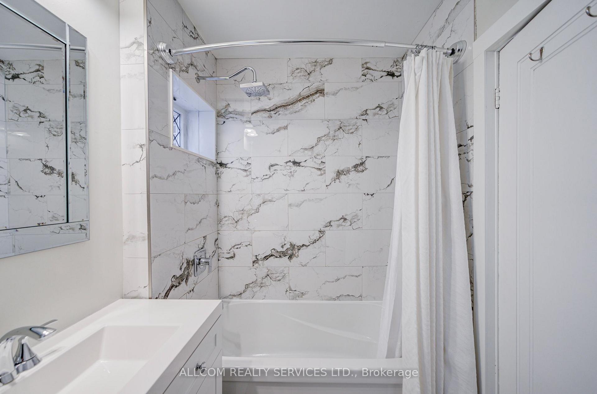 Photo 23 of 164 Glenvale Boulevard, Toronto, Leaside — HOMEH