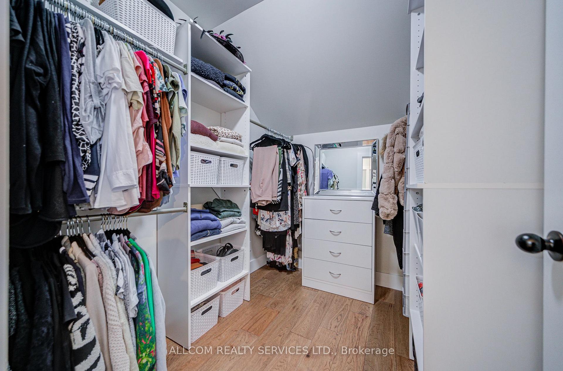 Photo 35 of 164 Glenvale Boulevard, Toronto, Leaside — HOMEH