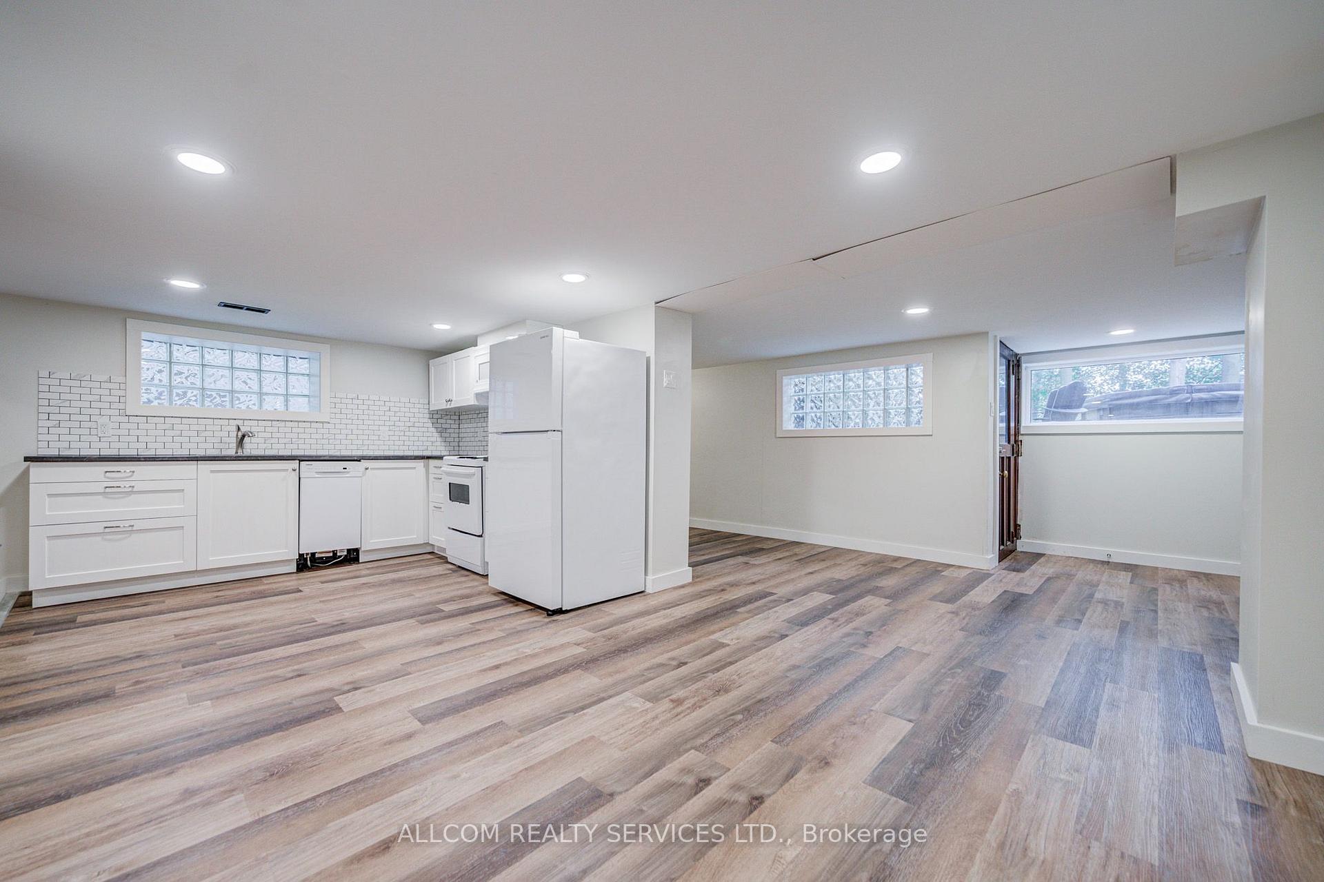 Photo 40 of 164 Glenvale Boulevard, Toronto, Leaside — HOMEH
