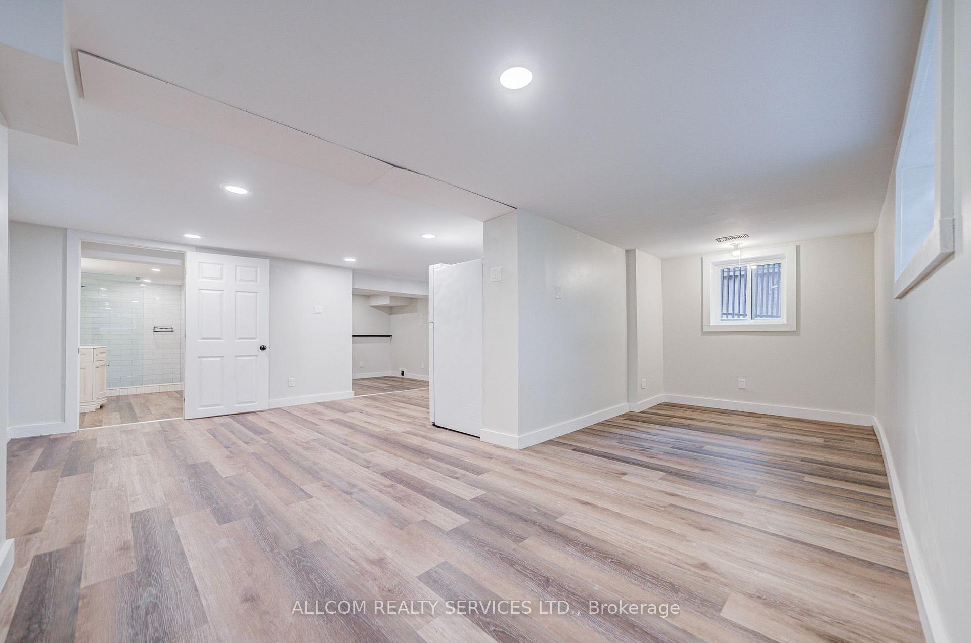 Photo 42 of 164 Glenvale Boulevard, Toronto, Leaside — HOMEH