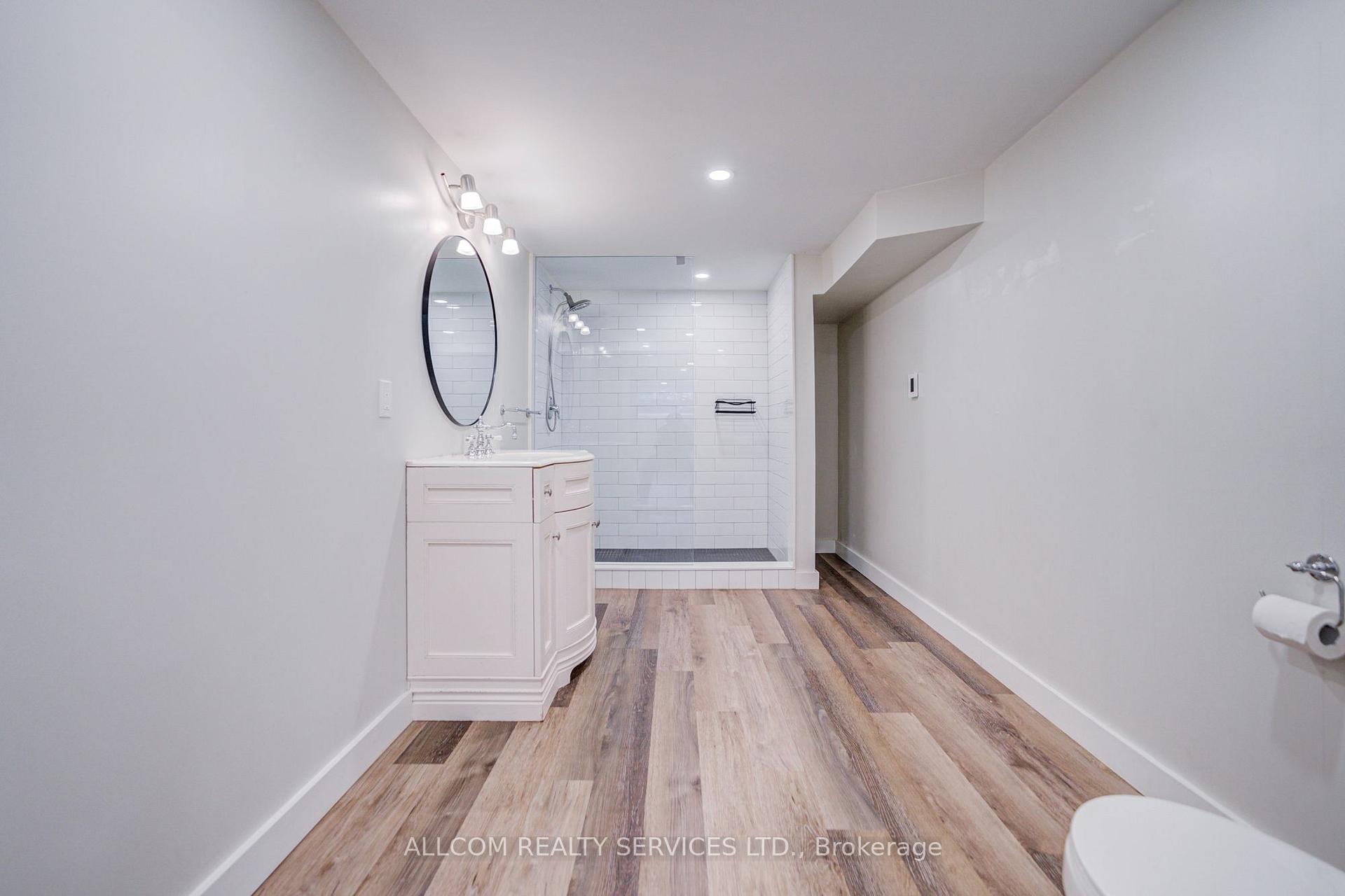 Photo 43 of 164 Glenvale Boulevard, Toronto, Leaside — HOMEH