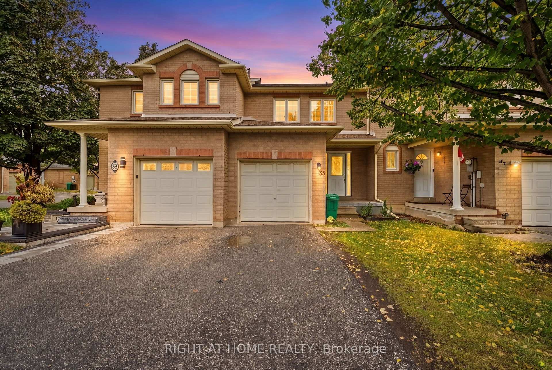 Photo 1 of Unit 21, 35 Chipstead Avenue, Brampton, Northwood Park — HOMEH