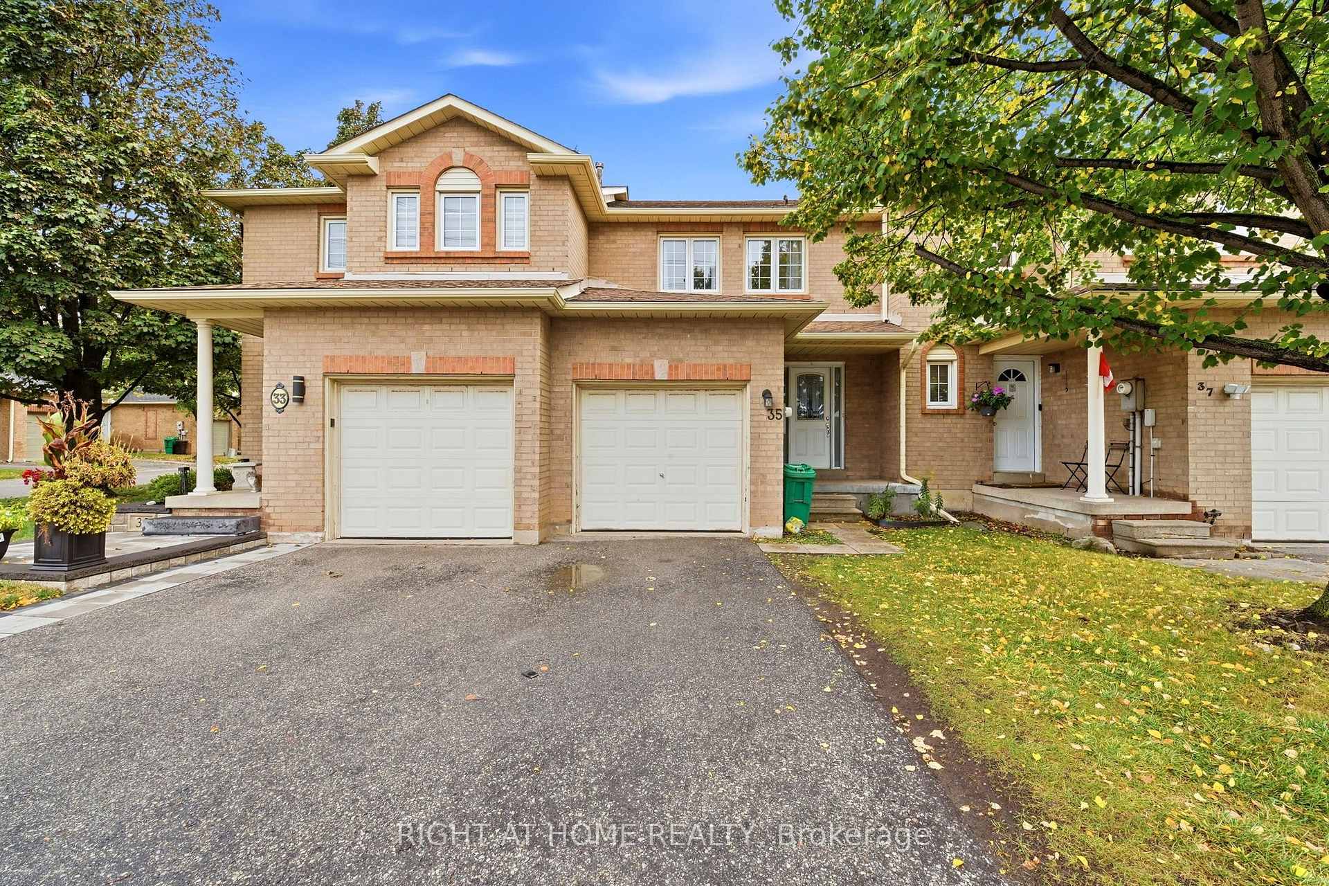 Photo 2 of Unit 21, 35 Chipstead Avenue, Brampton, Northwood Park — HOMEH