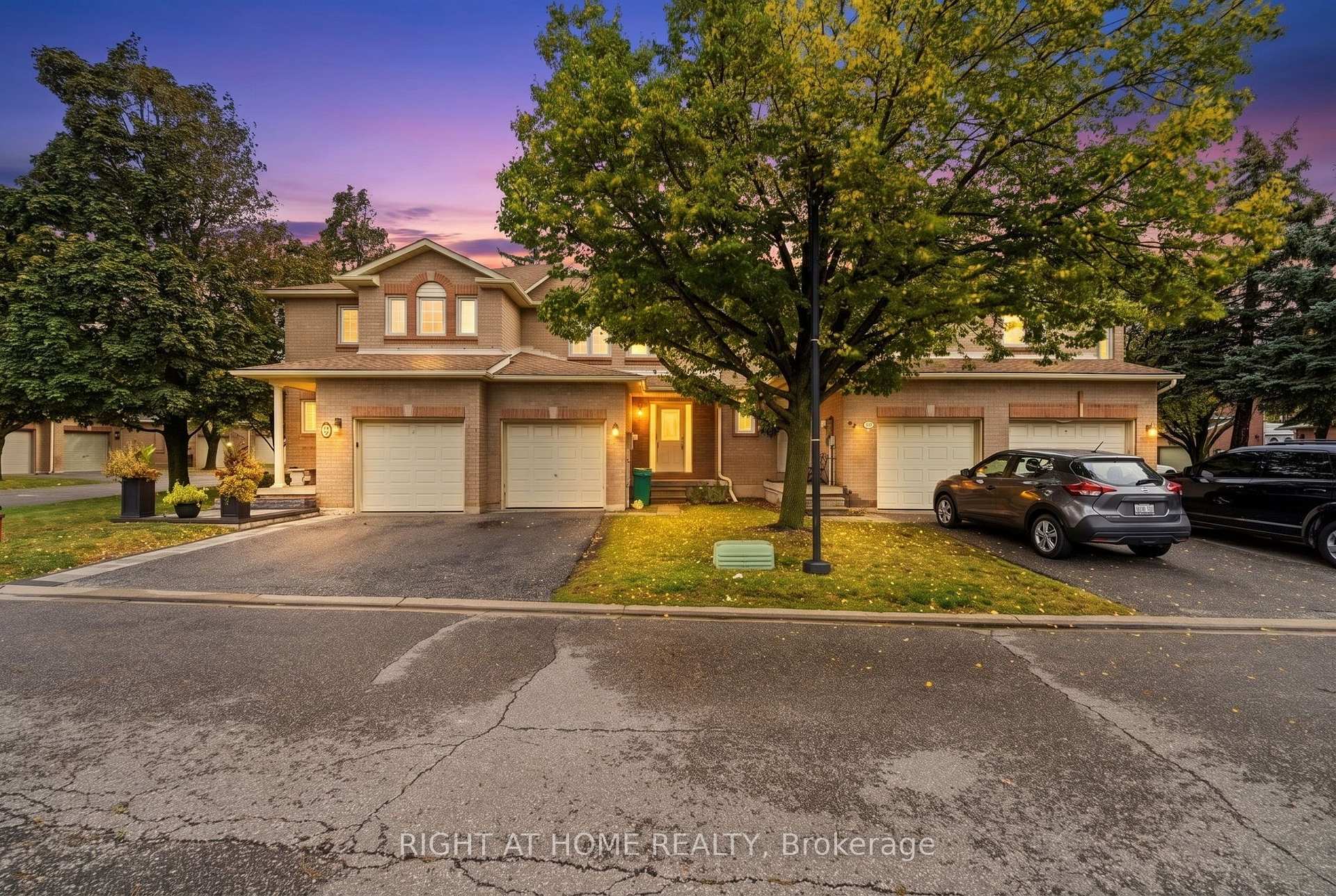 Photo 3 of Unit 21, 35 Chipstead Avenue, Brampton, Northwood Park — HOMEH