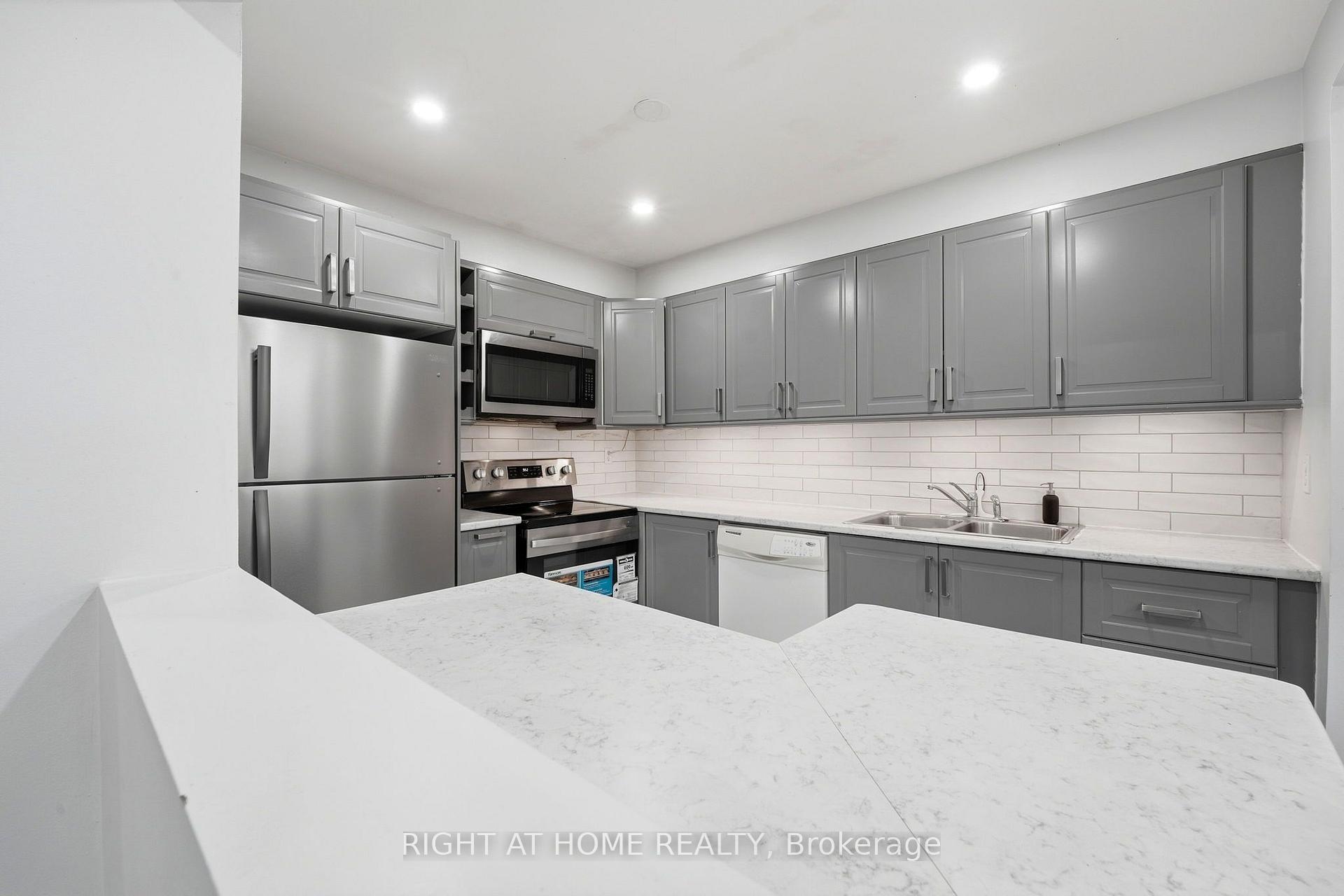 Photo 10 of Unit 21, 35 Chipstead Avenue, Brampton, Northwood Park — HOMEH