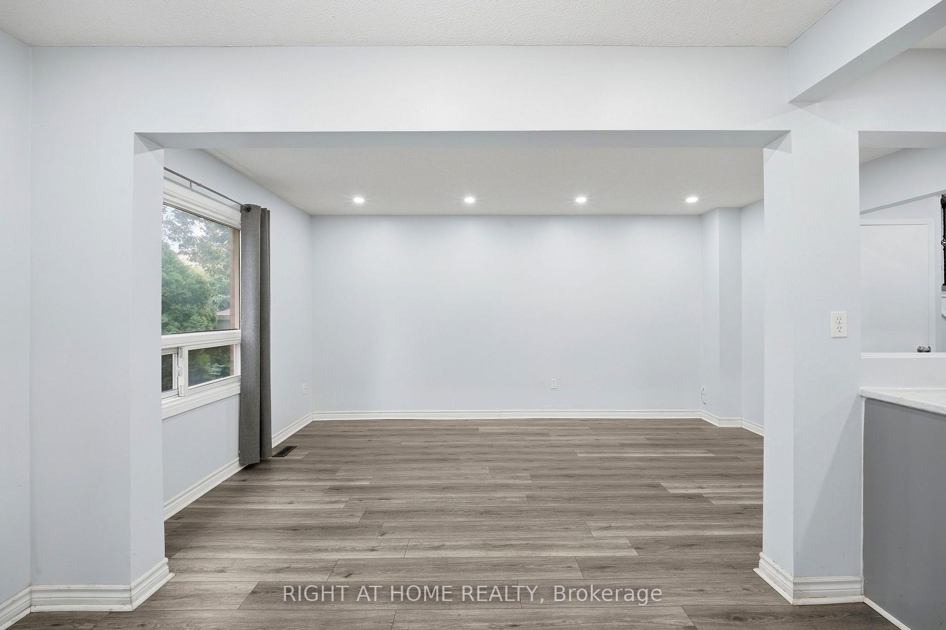 Photo 12 of Unit 21, 35 Chipstead Avenue, Brampton, Northwood Park — HOMEH