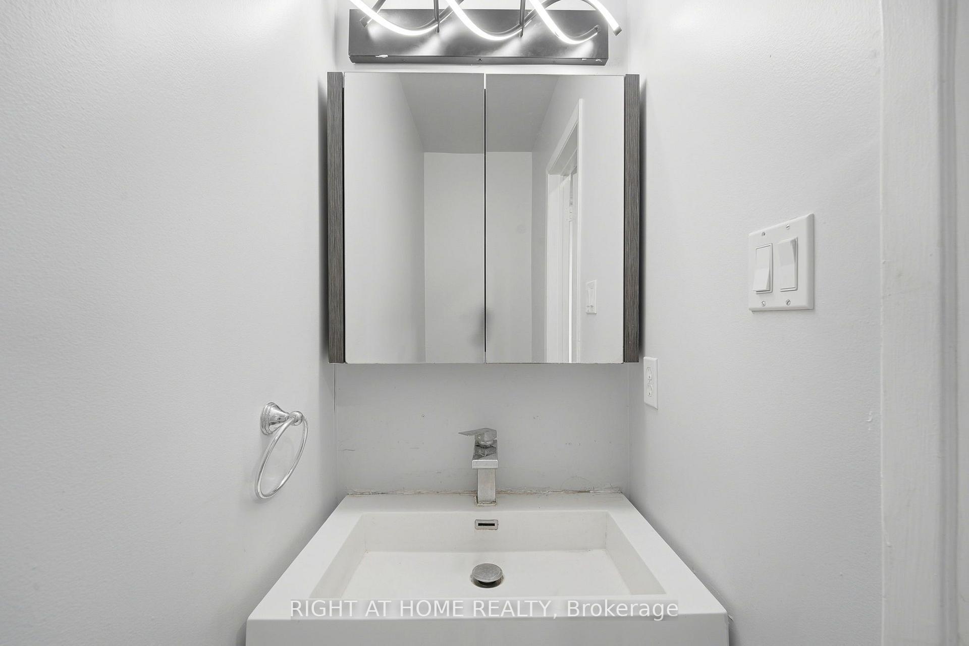Photo 14 of Unit 21, 35 Chipstead Avenue, Brampton, Northwood Park — HOMEH
