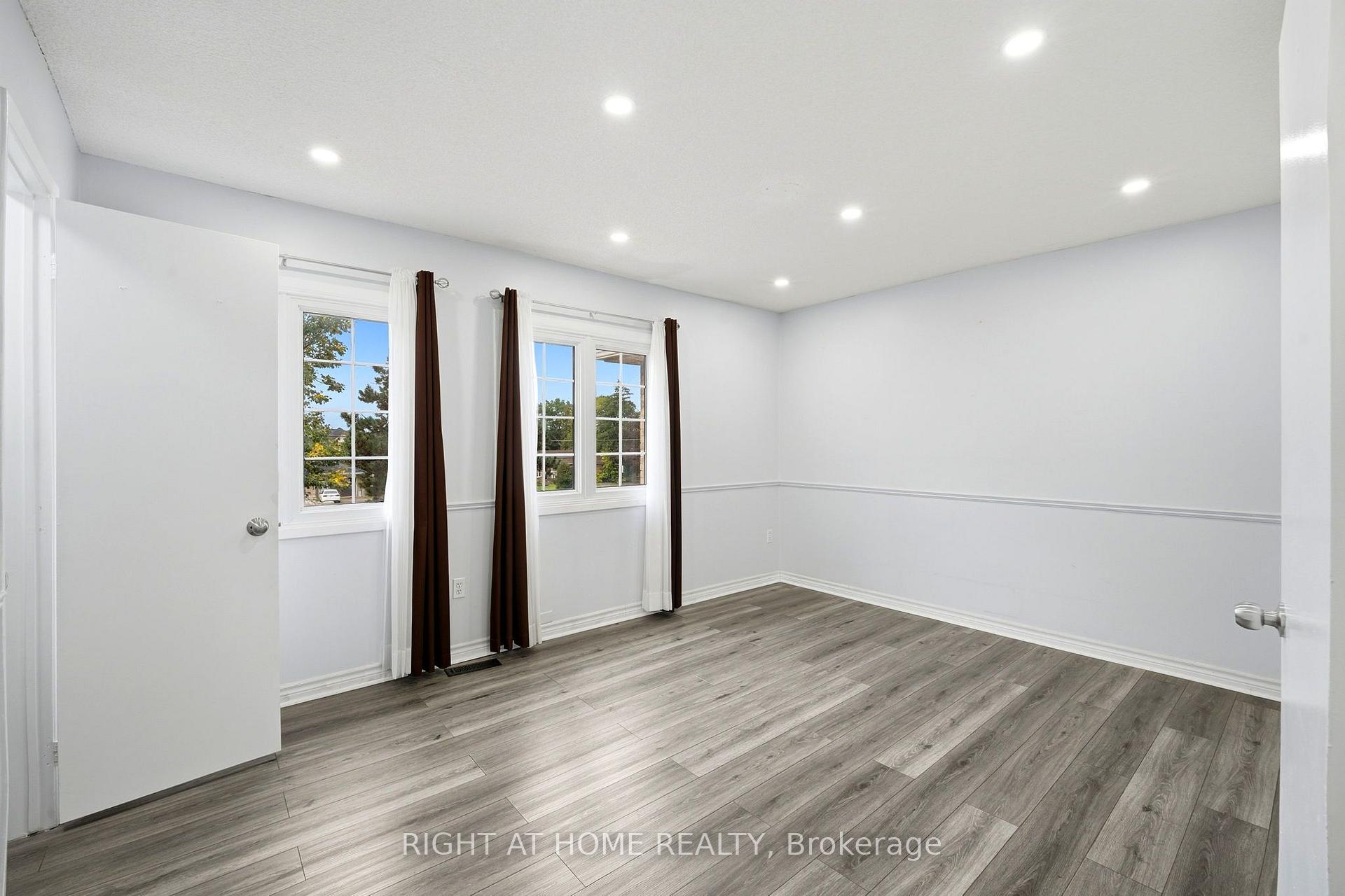 Photo 16 of Unit 21, 35 Chipstead Avenue, Brampton, Northwood Park — HOMEH