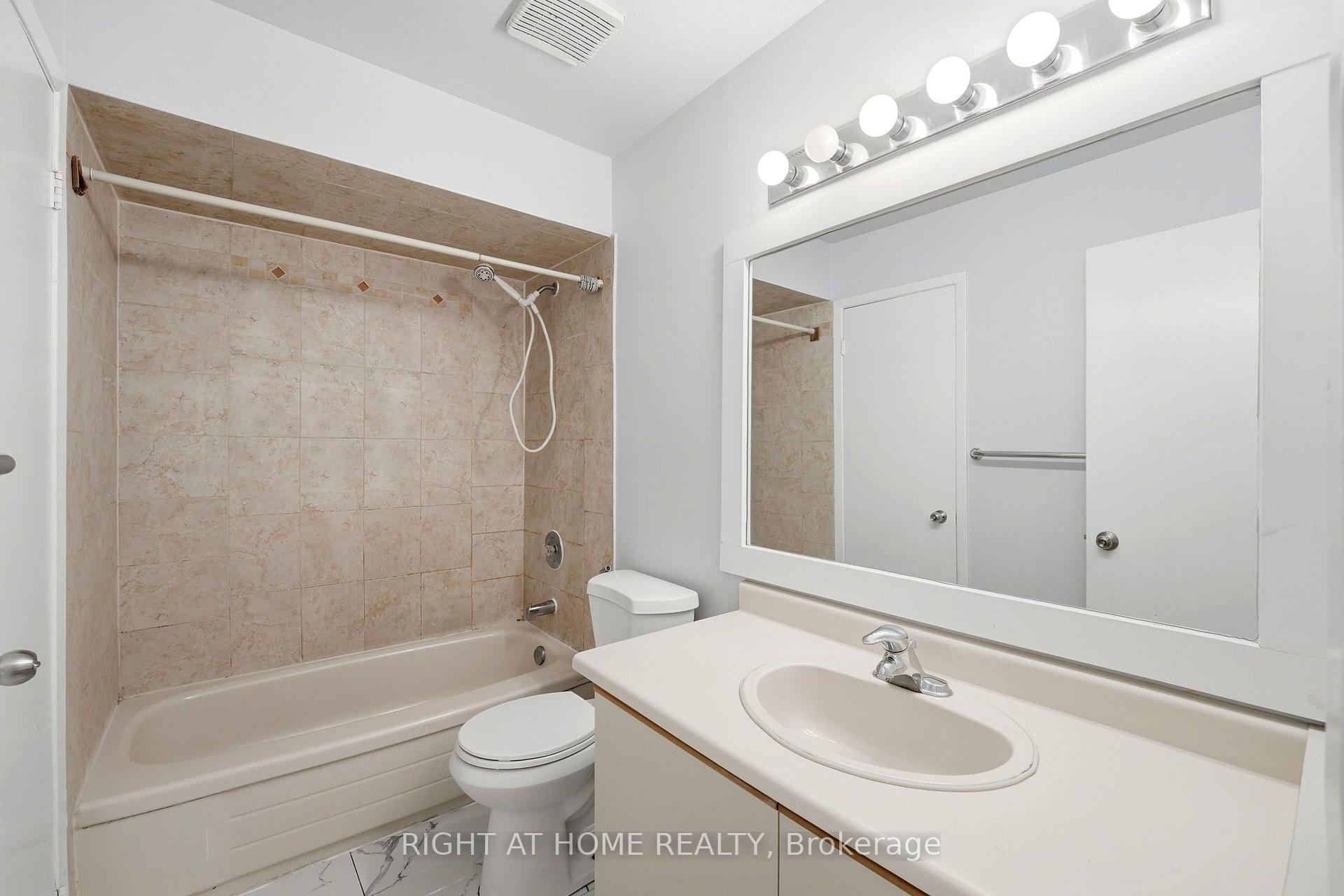 Photo 20 of Unit 21, 35 Chipstead Avenue, Brampton, Northwood Park — HOMEH