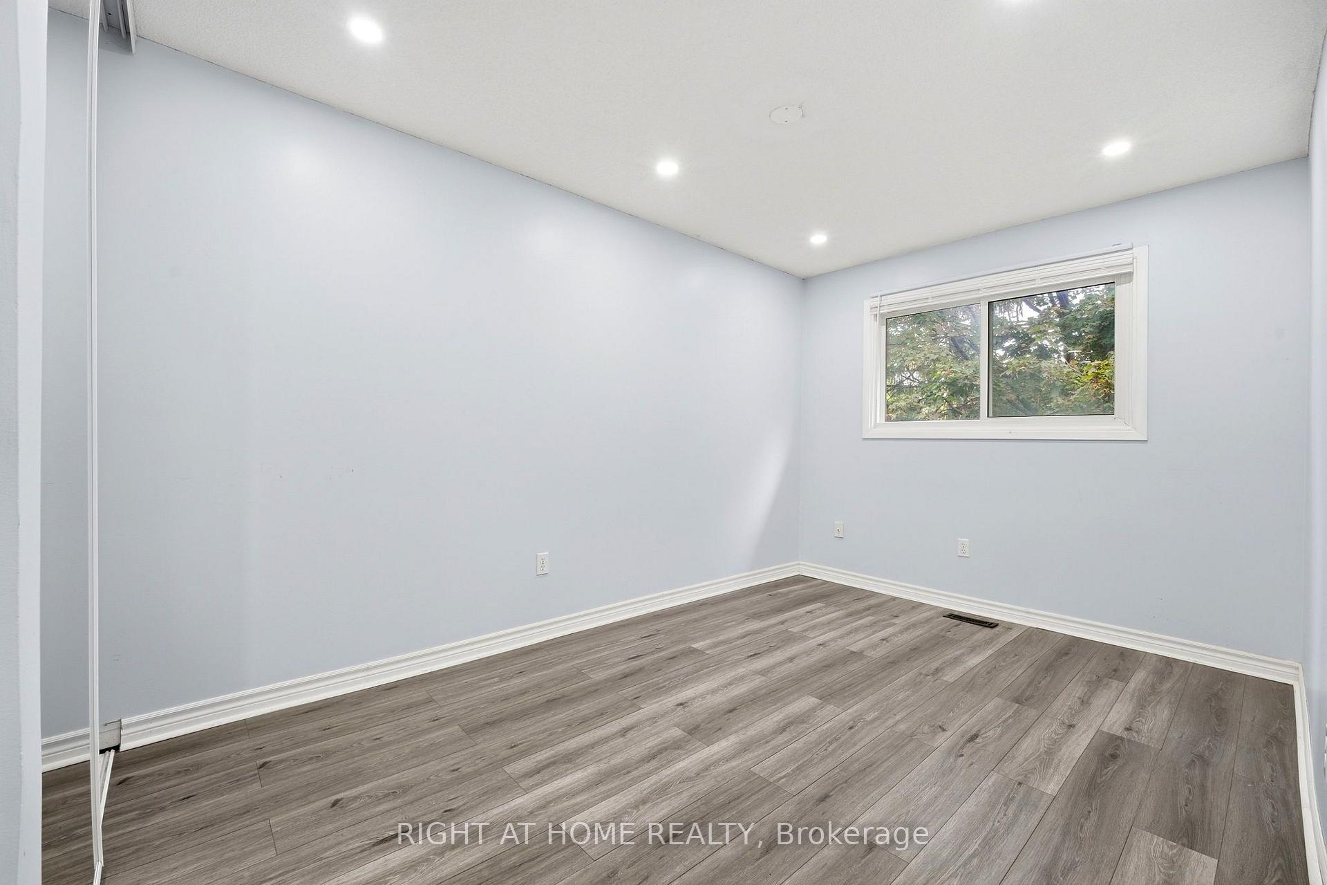 Photo 22 of Unit 21, 35 Chipstead Avenue, Brampton, Northwood Park — HOMEH