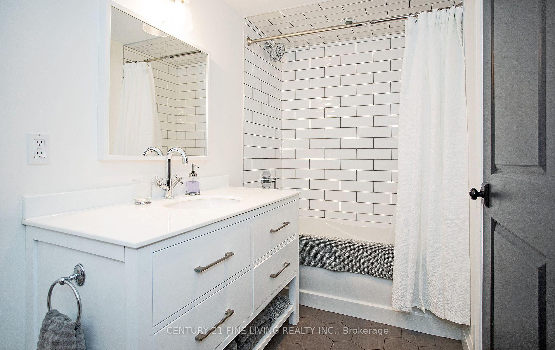 Photo 8 of Unit lower, 64 Lakeview Avenue, Toronto, Trinity-Bellwoods — HOMEH