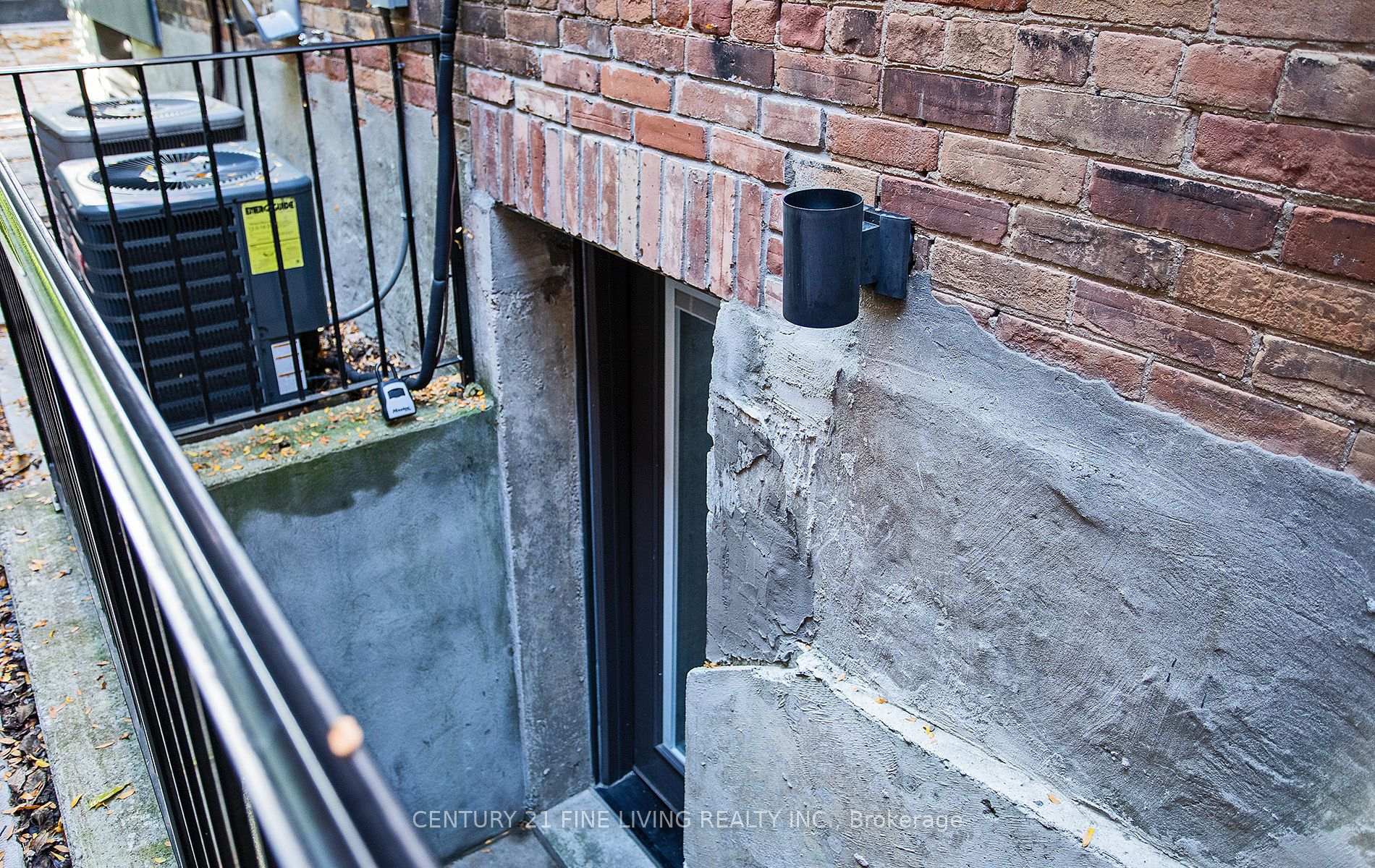 Photo 11 of Unit lower, 64 Lakeview Avenue, Toronto, Trinity-Bellwoods — HOMEH