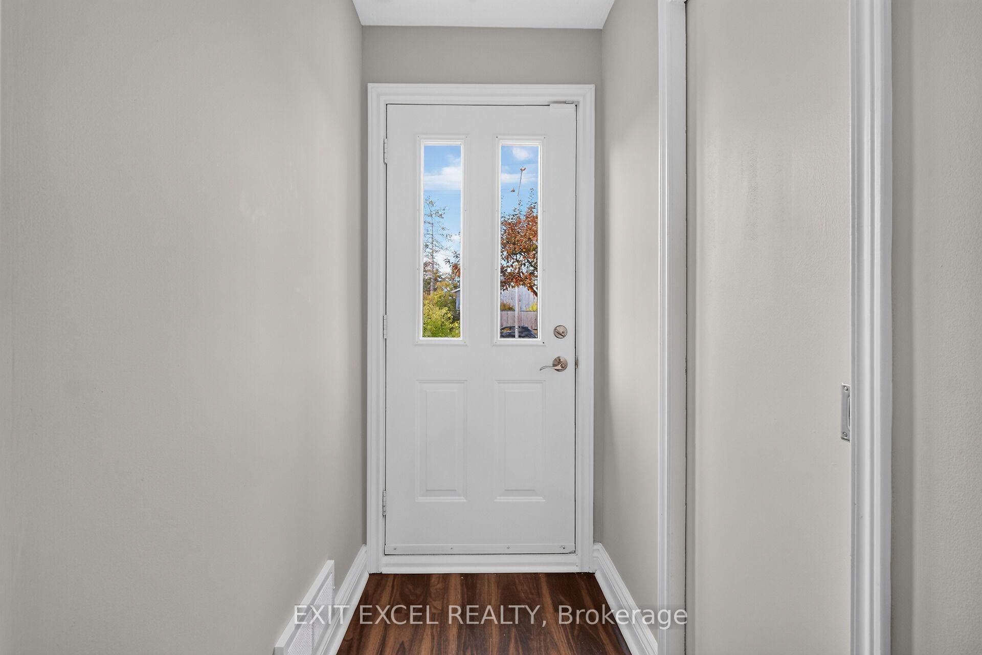 Photo 3 of 2712 Baseline Road, Ottawa, Leslie Park — HOMEH