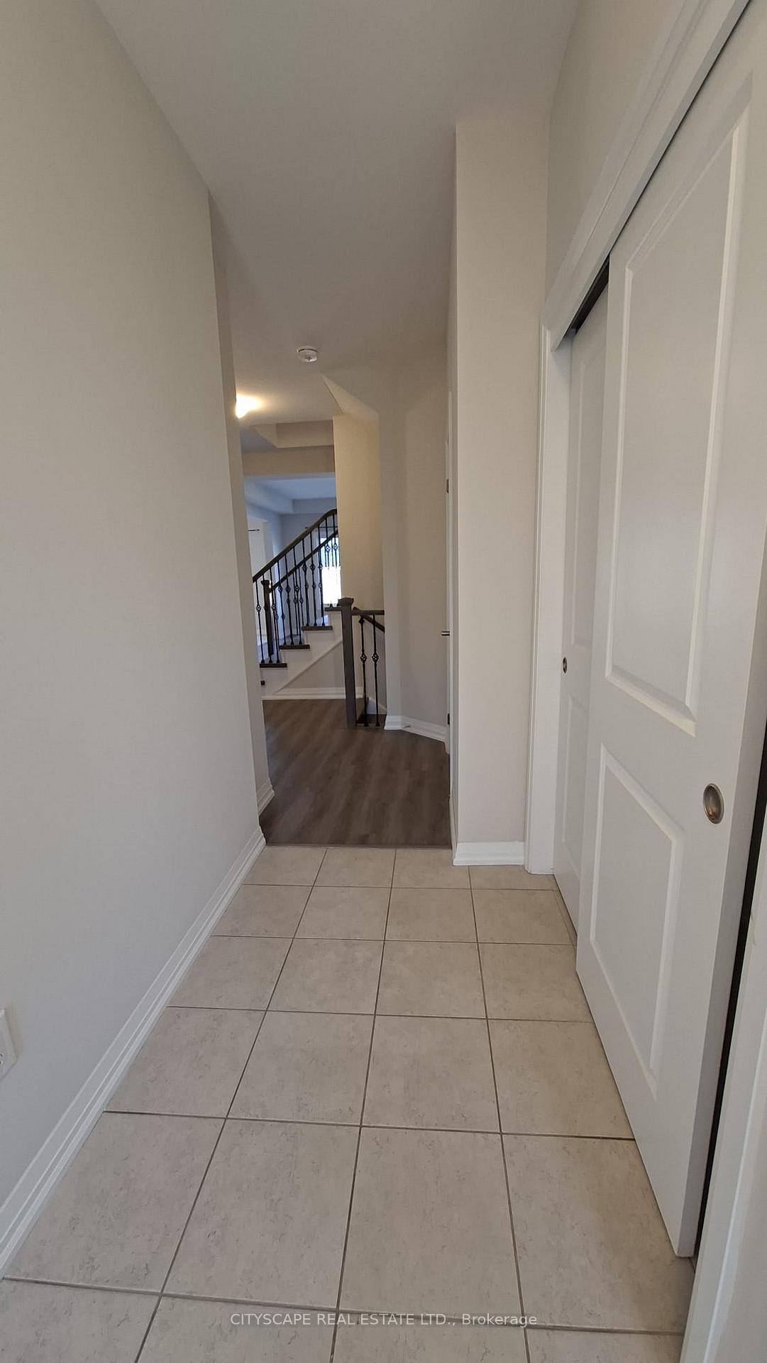Photo 2 of 69 Bur Oak Drive, Thorold, Confederation Heights — HOMEH