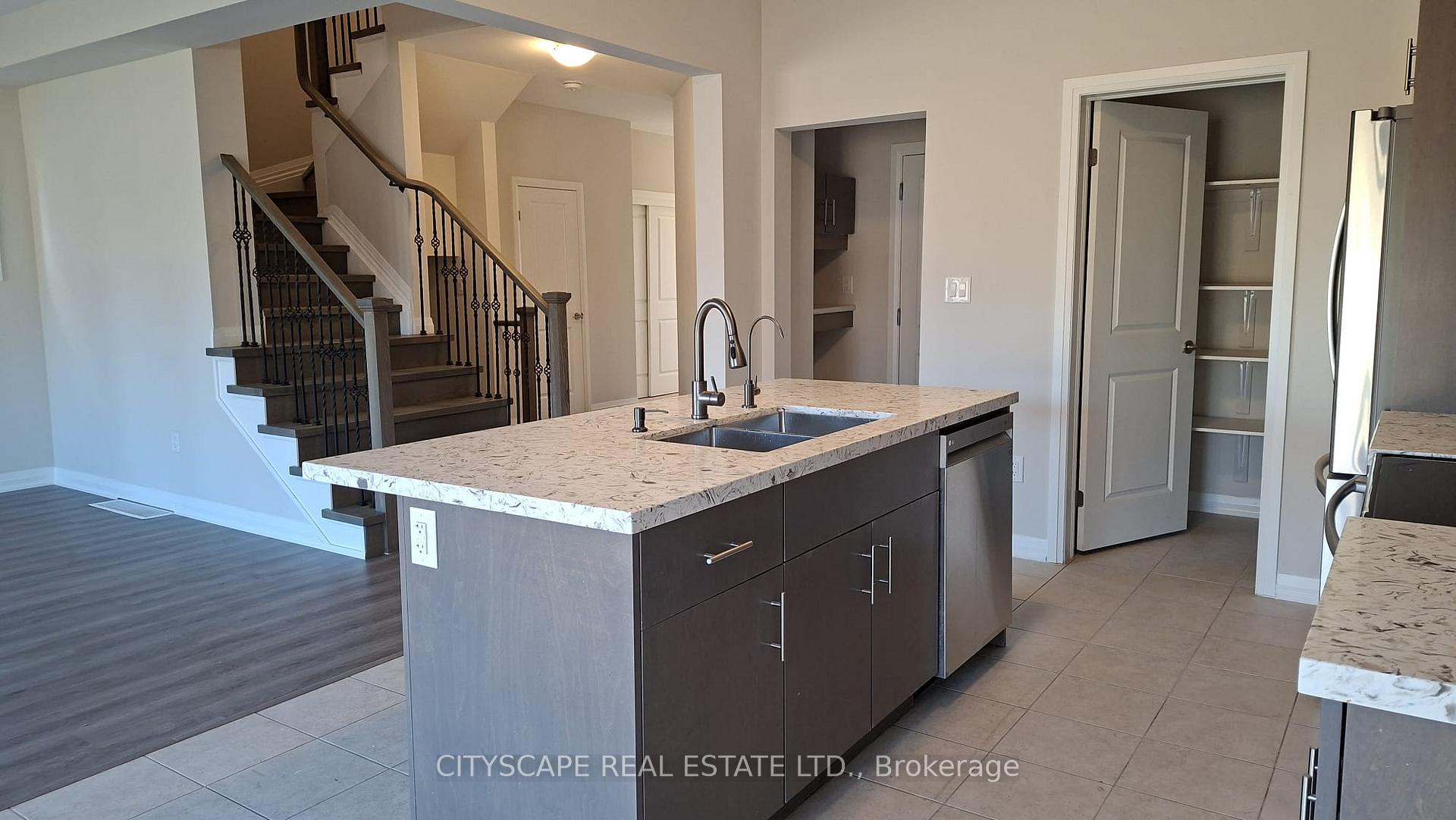 Photo 4 of 69 Bur Oak Drive, Thorold, Confederation Heights — HOMEH