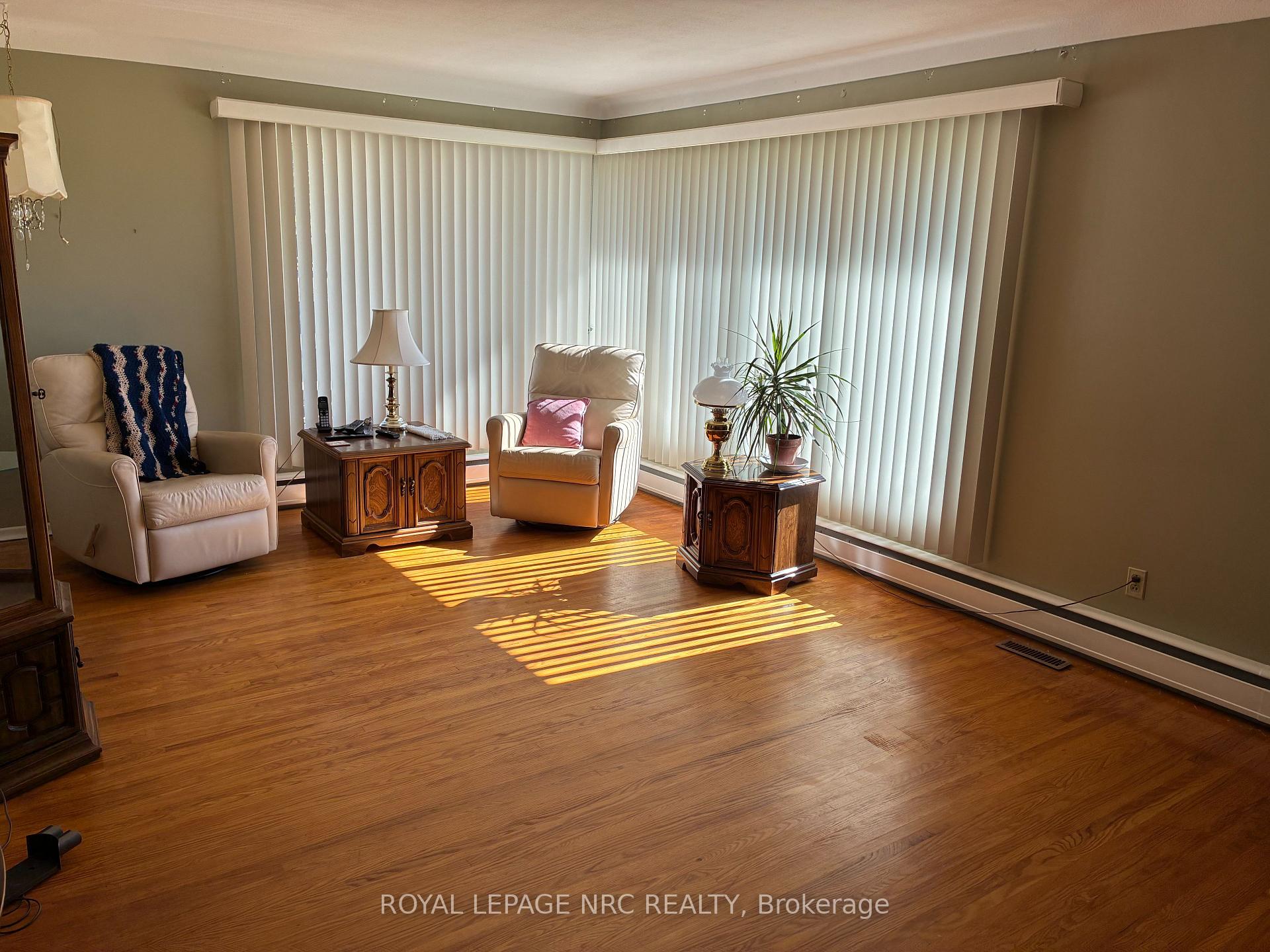 Photo 5 of 6725 Randy Drive, Niagara Falls, Morrison — HOMEH