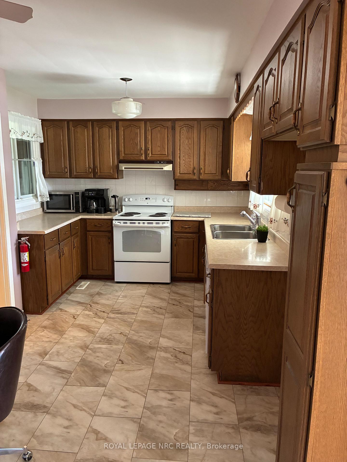 Photo 7 of 6725 Randy Drive, Niagara Falls, Morrison — HOMEH