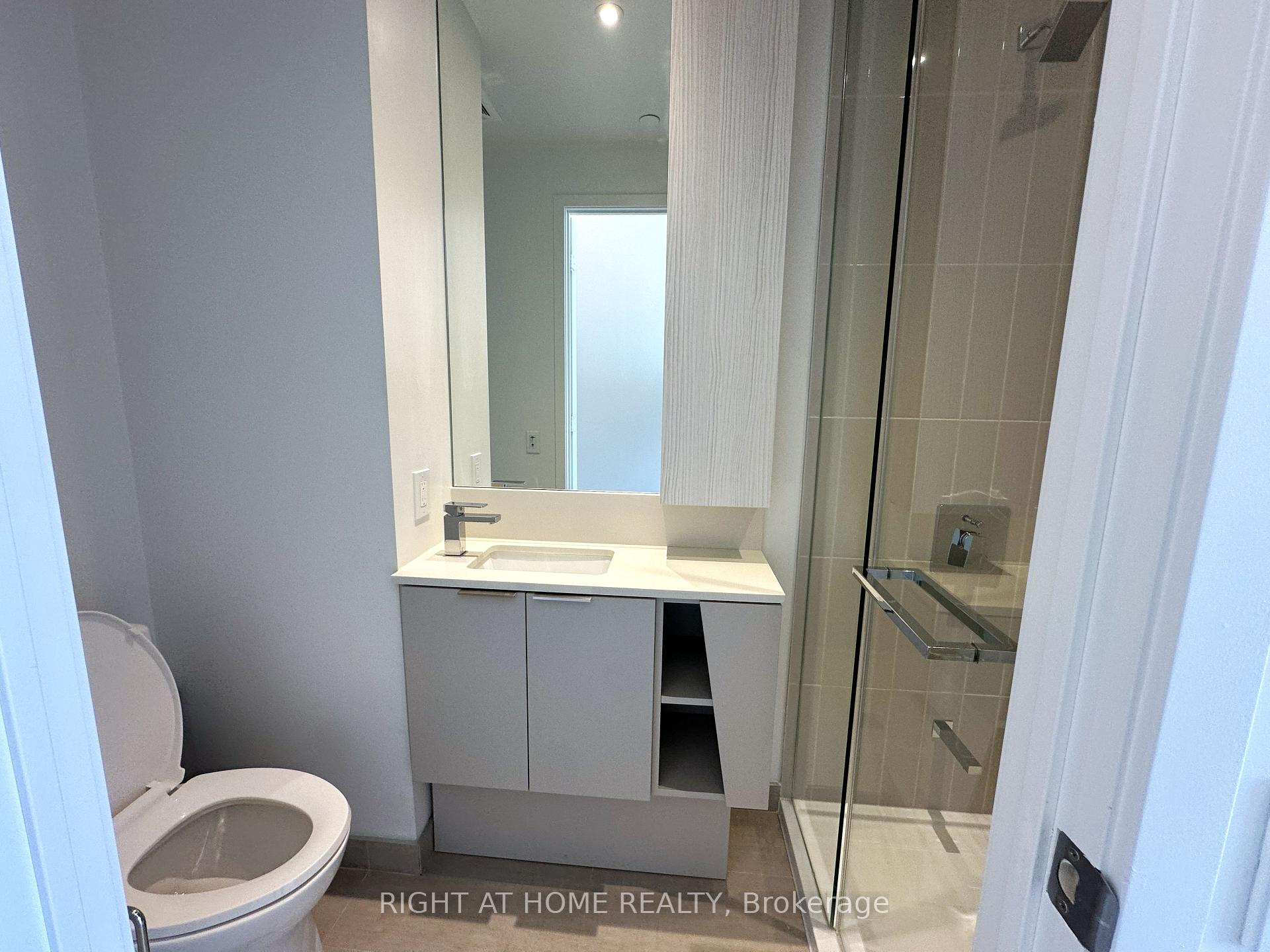 Photo 11 of Unit 6001, 3900 Confederation Parkway, Mississauga, City Centre — HOMEH