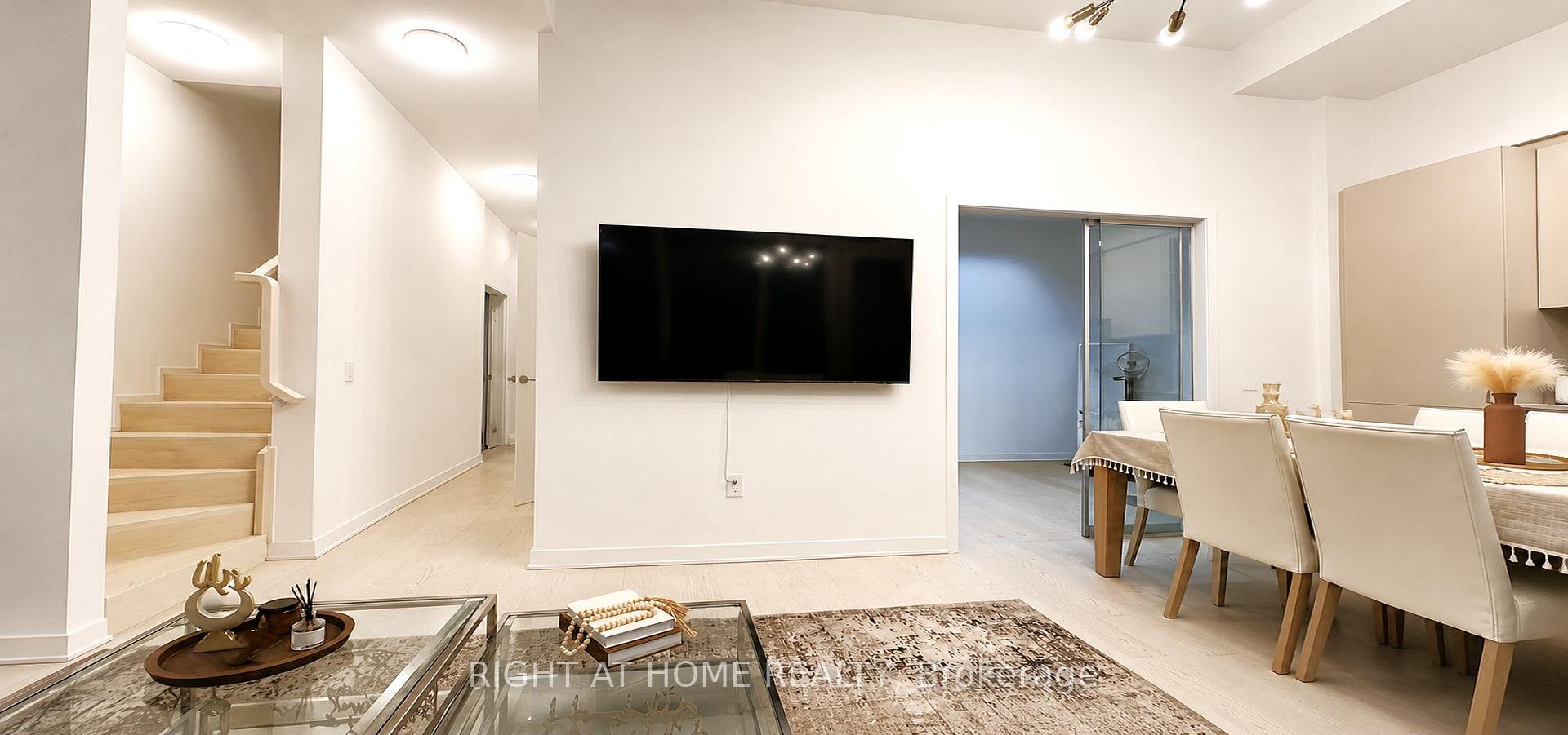Photo 12 of Unit 6001, 3900 Confederation Parkway, Mississauga, City Centre — HOMEH