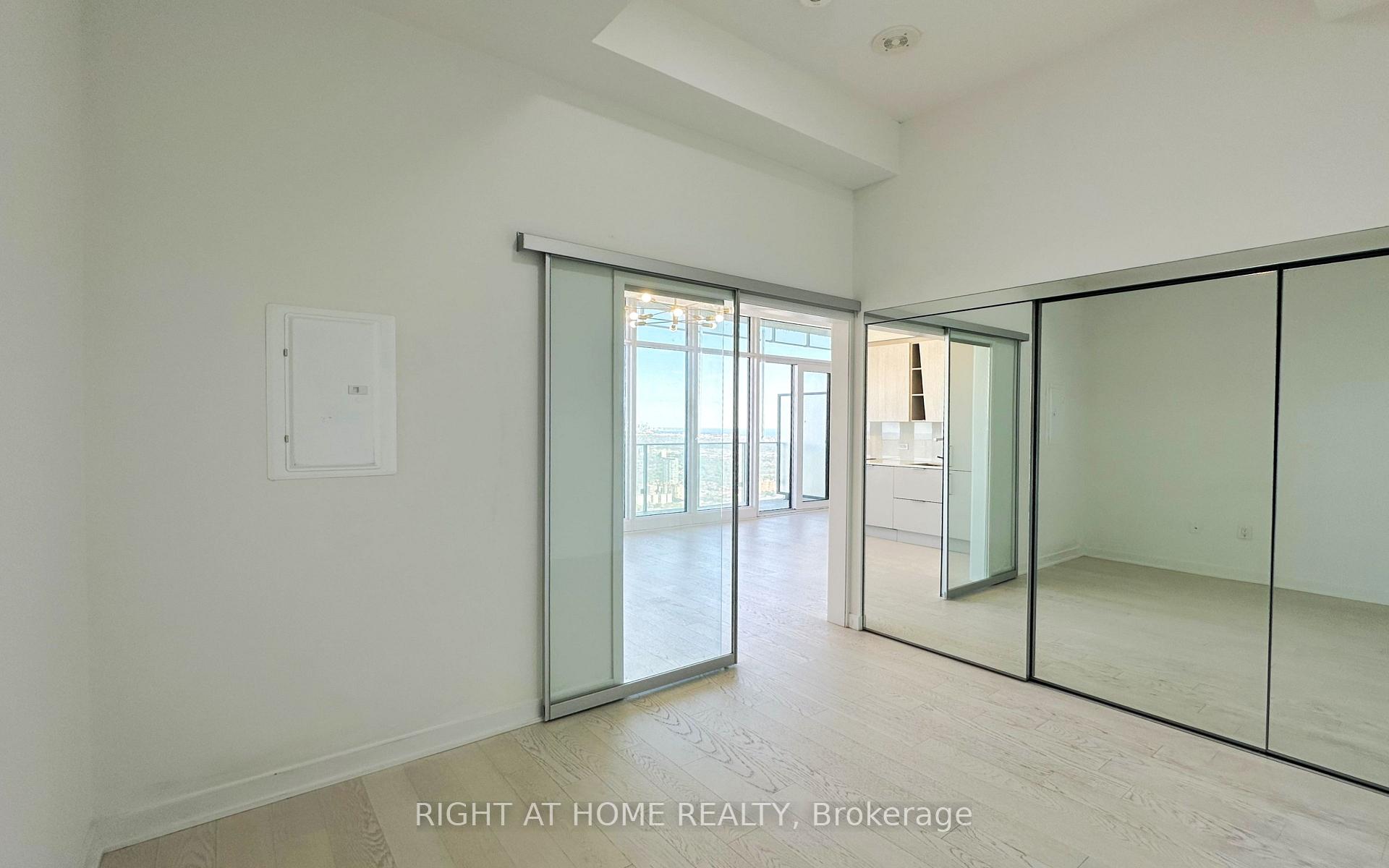 Photo 16 of Unit 6001, 3900 Confederation Parkway, Mississauga, City Centre — HOMEH