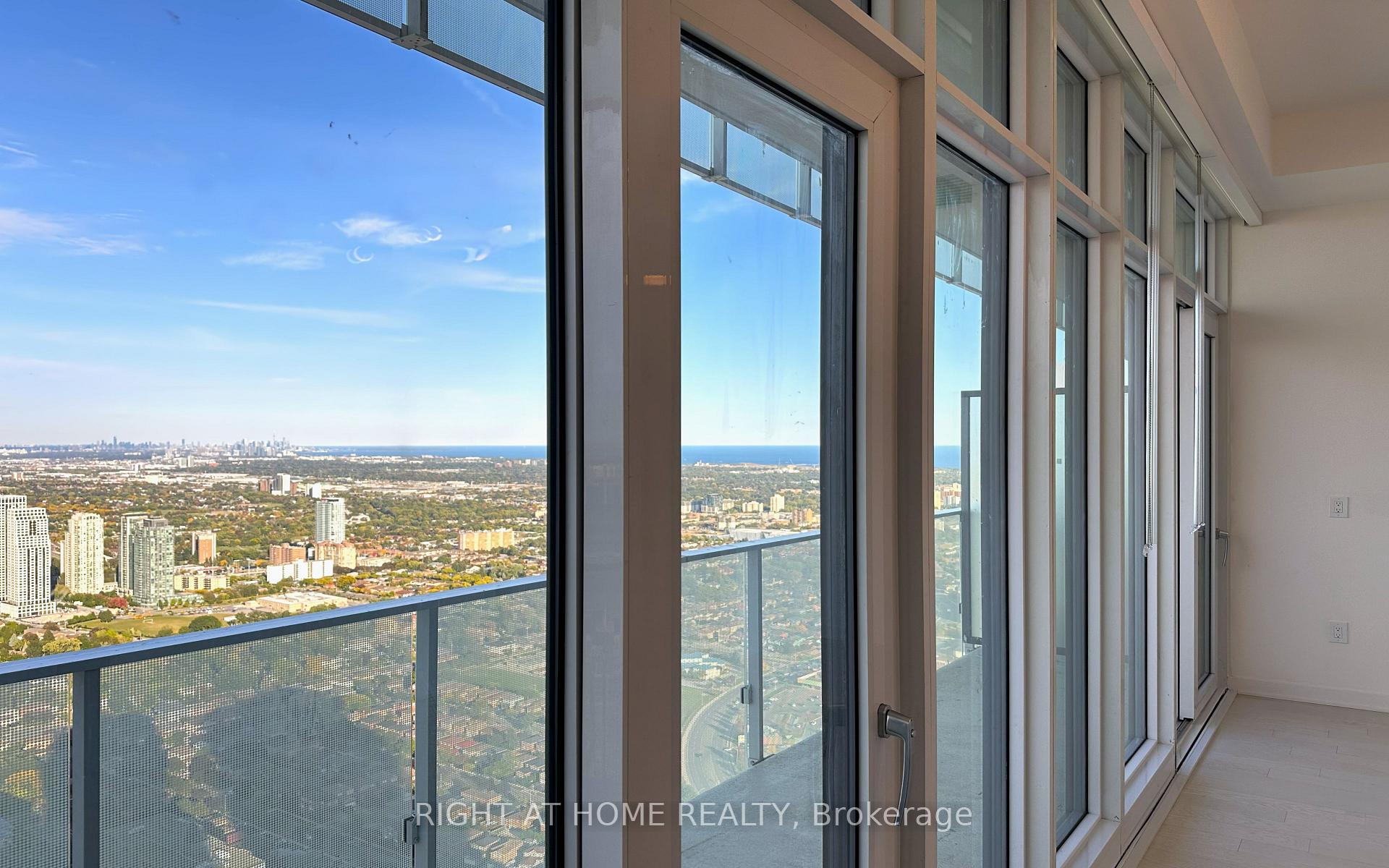 Photo 17 of Unit 6001, 3900 Confederation Parkway, Mississauga, City Centre — HOMEH