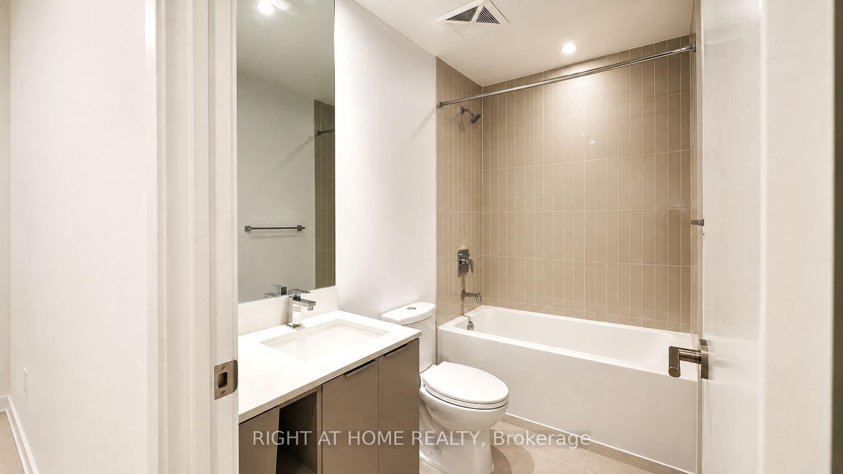 Photo 21 of Unit 6001, 3900 Confederation Parkway, Mississauga, City Centre — HOMEH