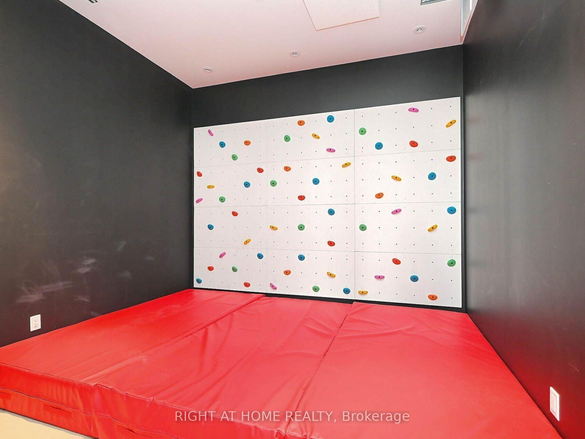 Photo 38 of Unit 6001, 3900 Confederation Parkway, Mississauga, City Centre — HOMEH