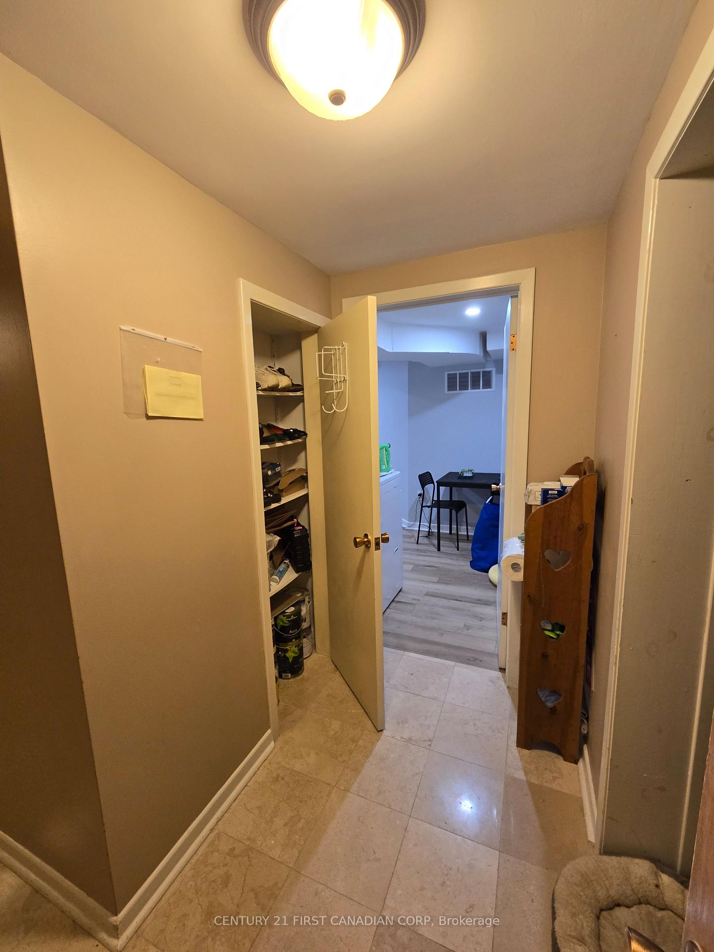 Photo 5 of Unit lower, 54 Waterford Drive, Etobicoke, Willowridge-Martingrove-Richview — HOMEH