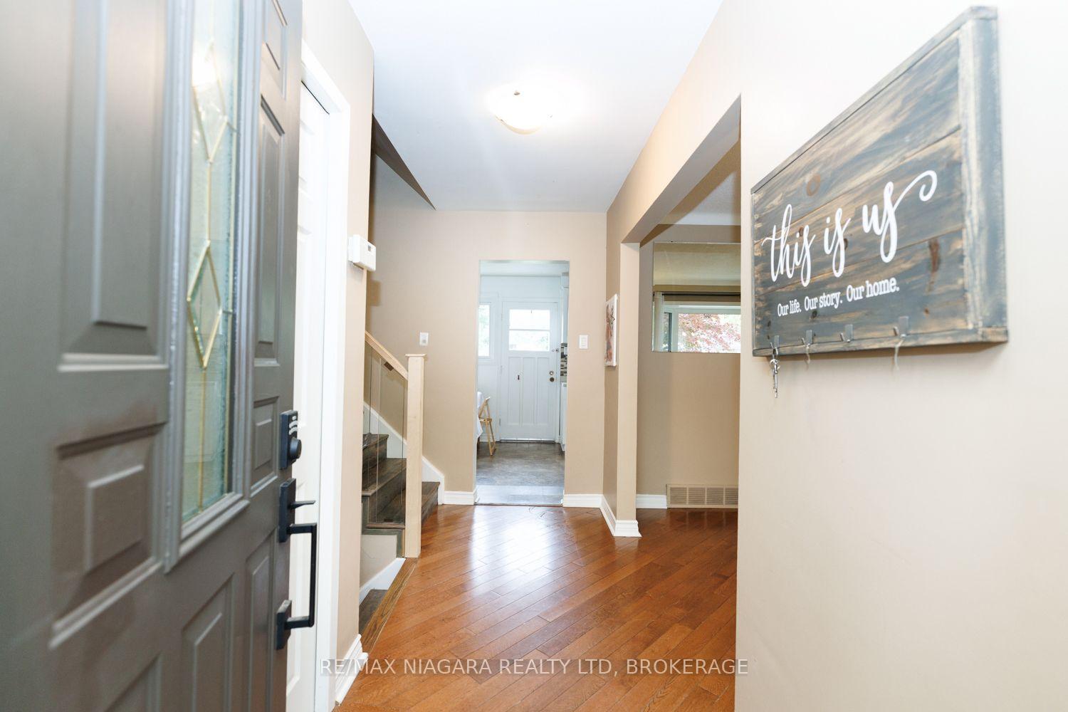Photo 3 of 3360 Baker Crescent, Niagara Falls, Casey — HOMEH