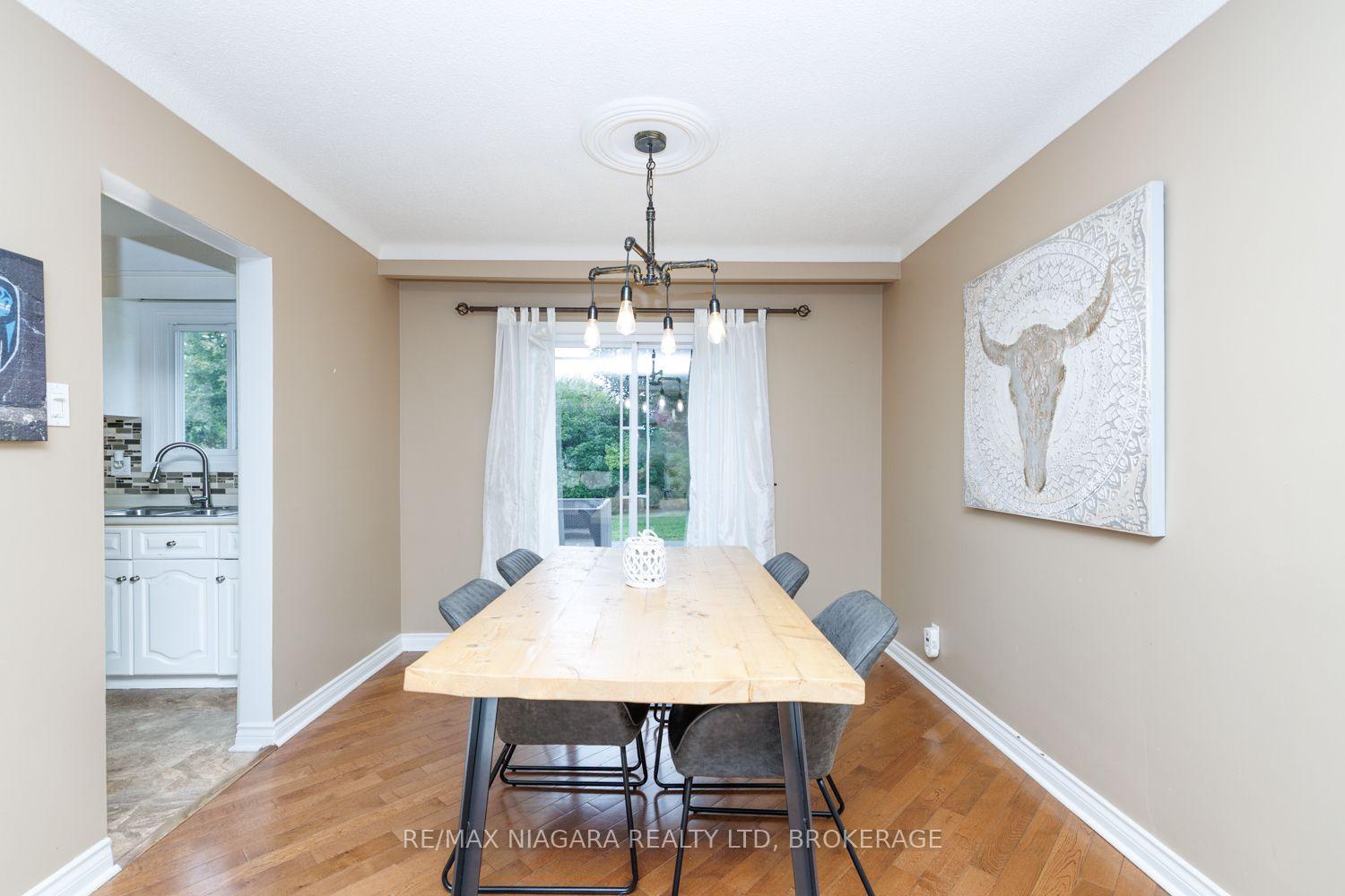 Photo 7 of 3360 Baker Crescent, Niagara Falls, Casey — HOMEH