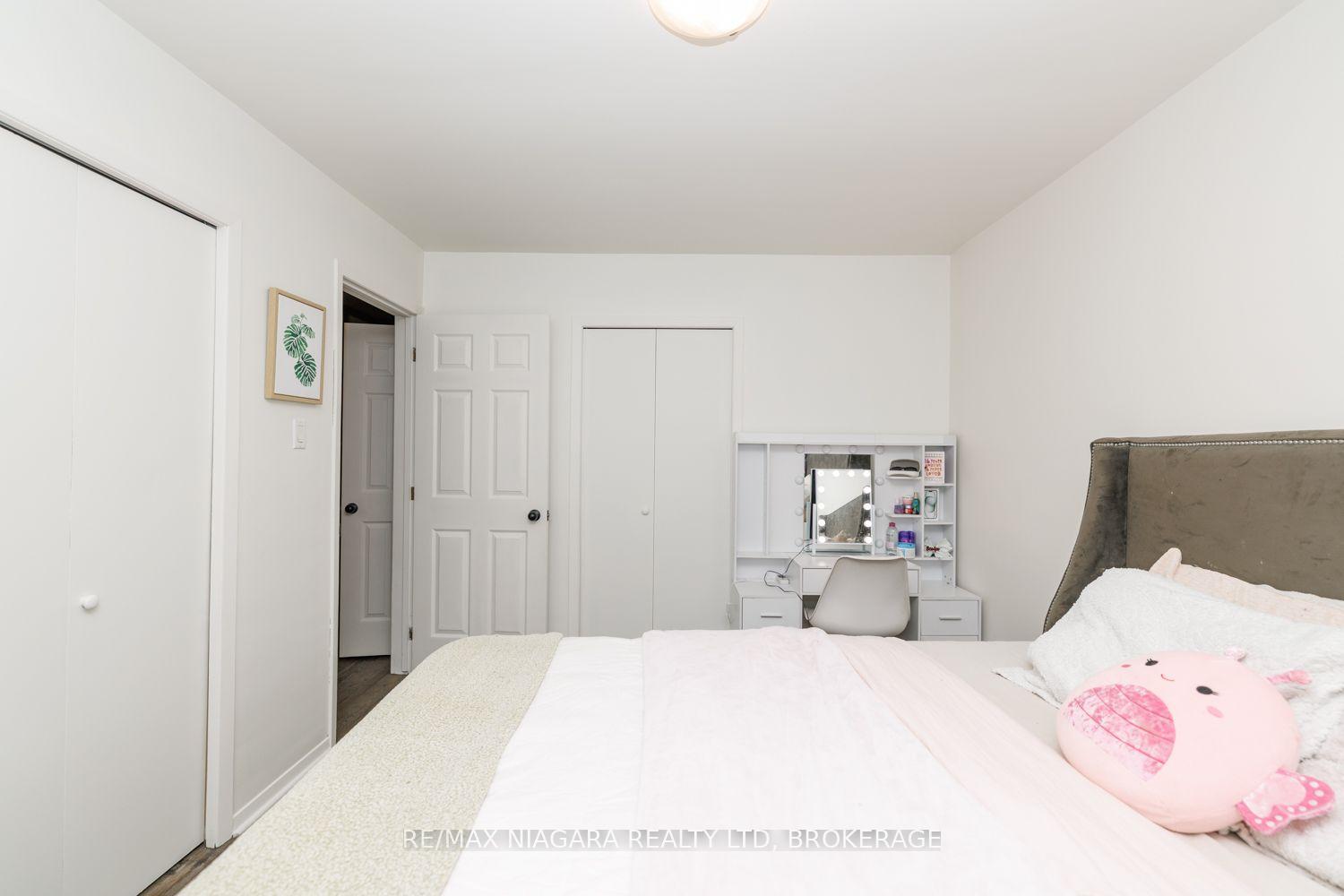 Photo 14 of 3360 Baker Crescent, Niagara Falls, Casey — HOMEH