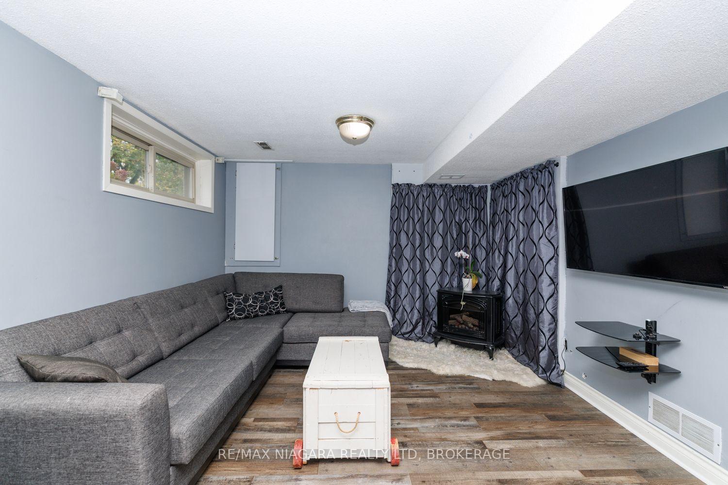 Photo 17 of 3360 Baker Crescent, Niagara Falls, Casey — HOMEH
