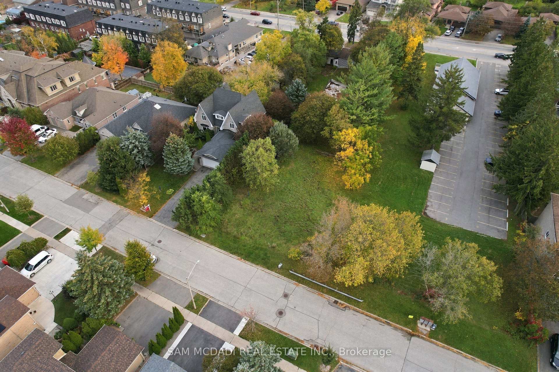 Photo 4 of 39 Cooperage Crescent, Richmond Hill, Westbrook — HOMEH
