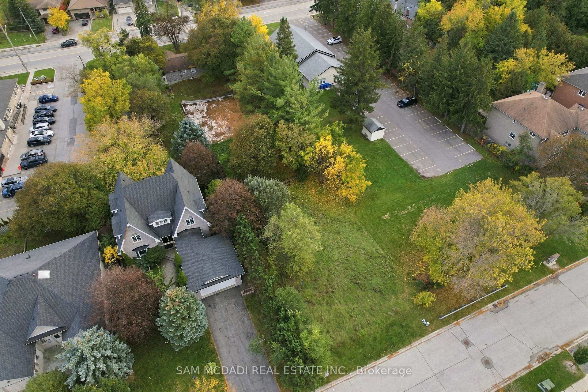 Photo 5 of 39 Cooperage Crescent, Richmond Hill, Westbrook — HOMEH