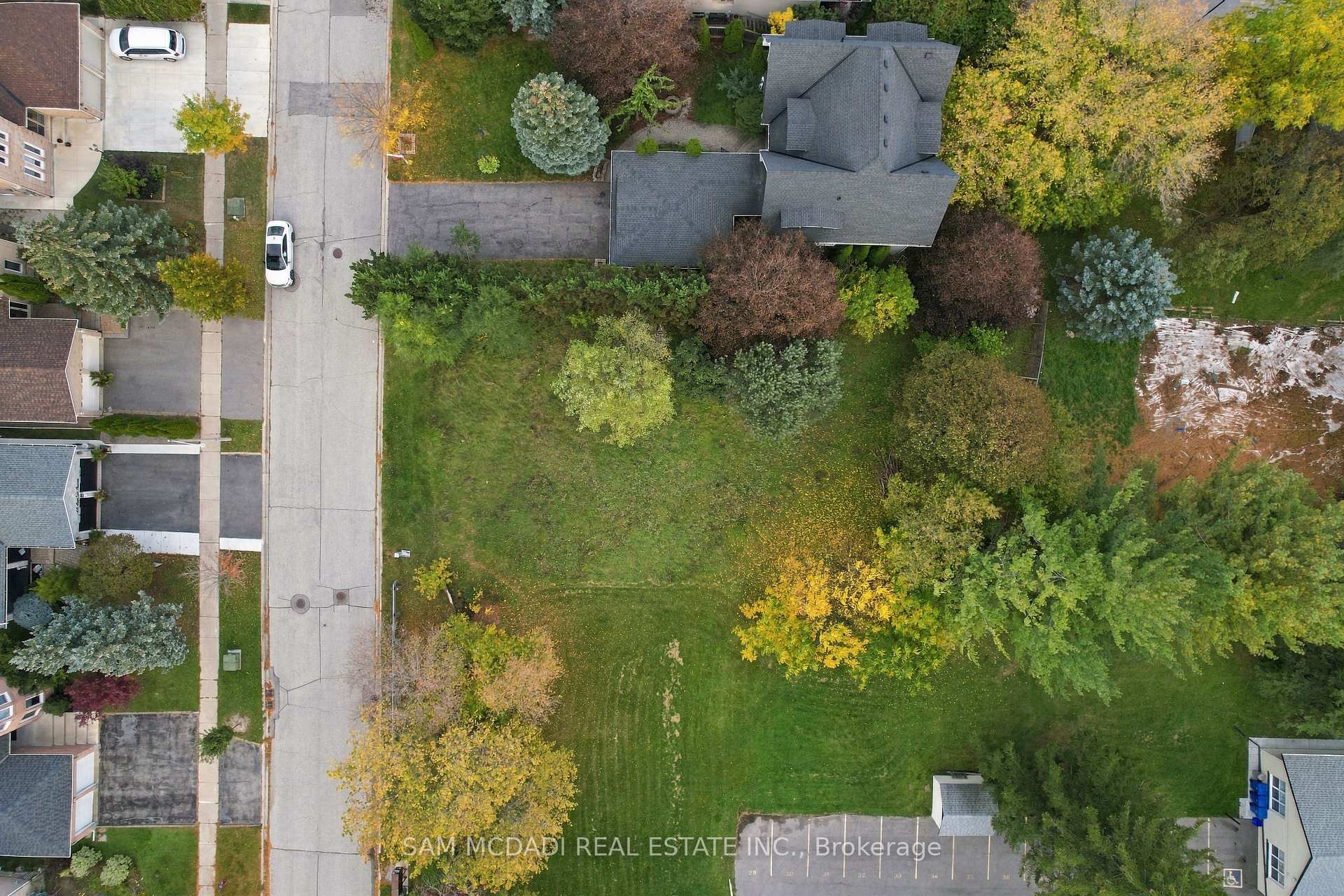 Photo 10 of 39 Cooperage Crescent, Richmond Hill, Westbrook — HOMEH