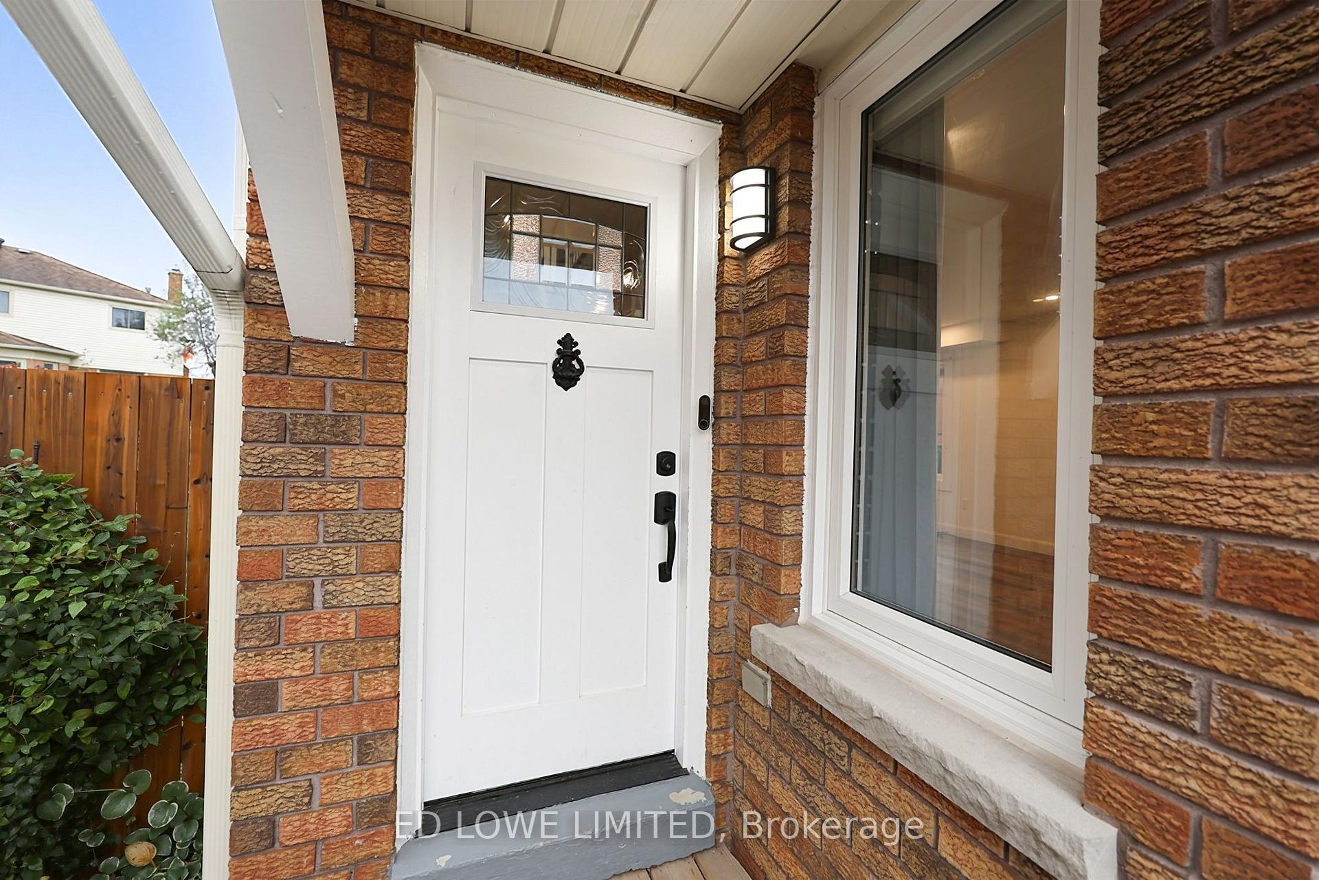 Photo 5 of 63 Weatherup Crescent, Barrie, West Bayfield — HOMEH