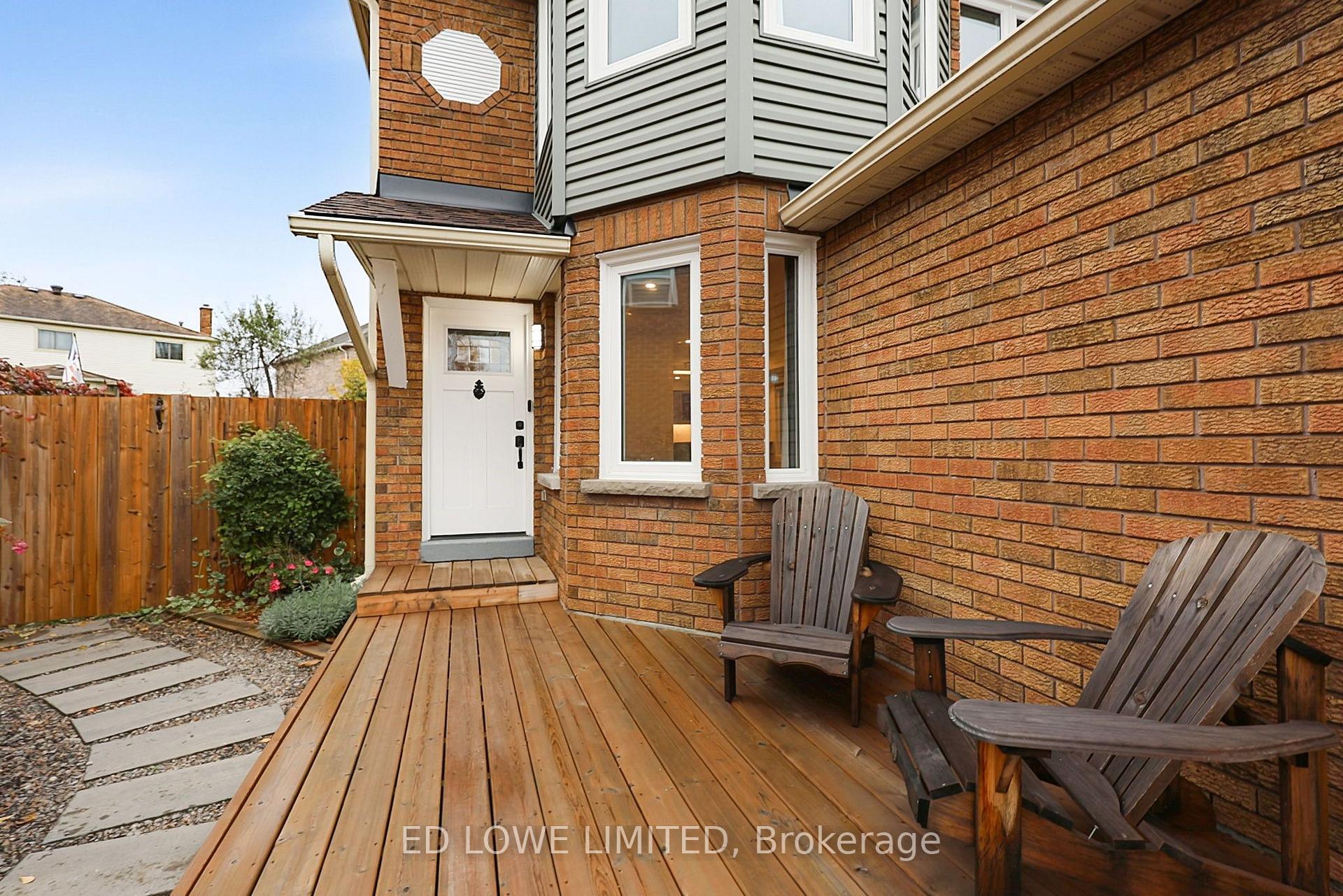 Photo 4 of 63 Weatherup Crescent, Barrie, West Bayfield — HOMEH