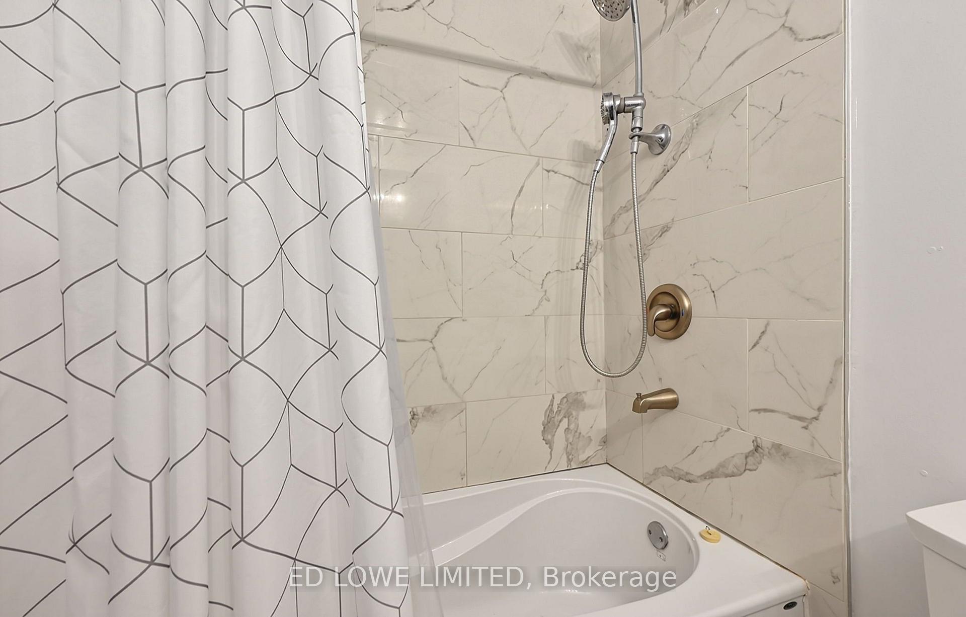 Photo 30 of 63 Weatherup Crescent, Barrie, West Bayfield — HOMEH