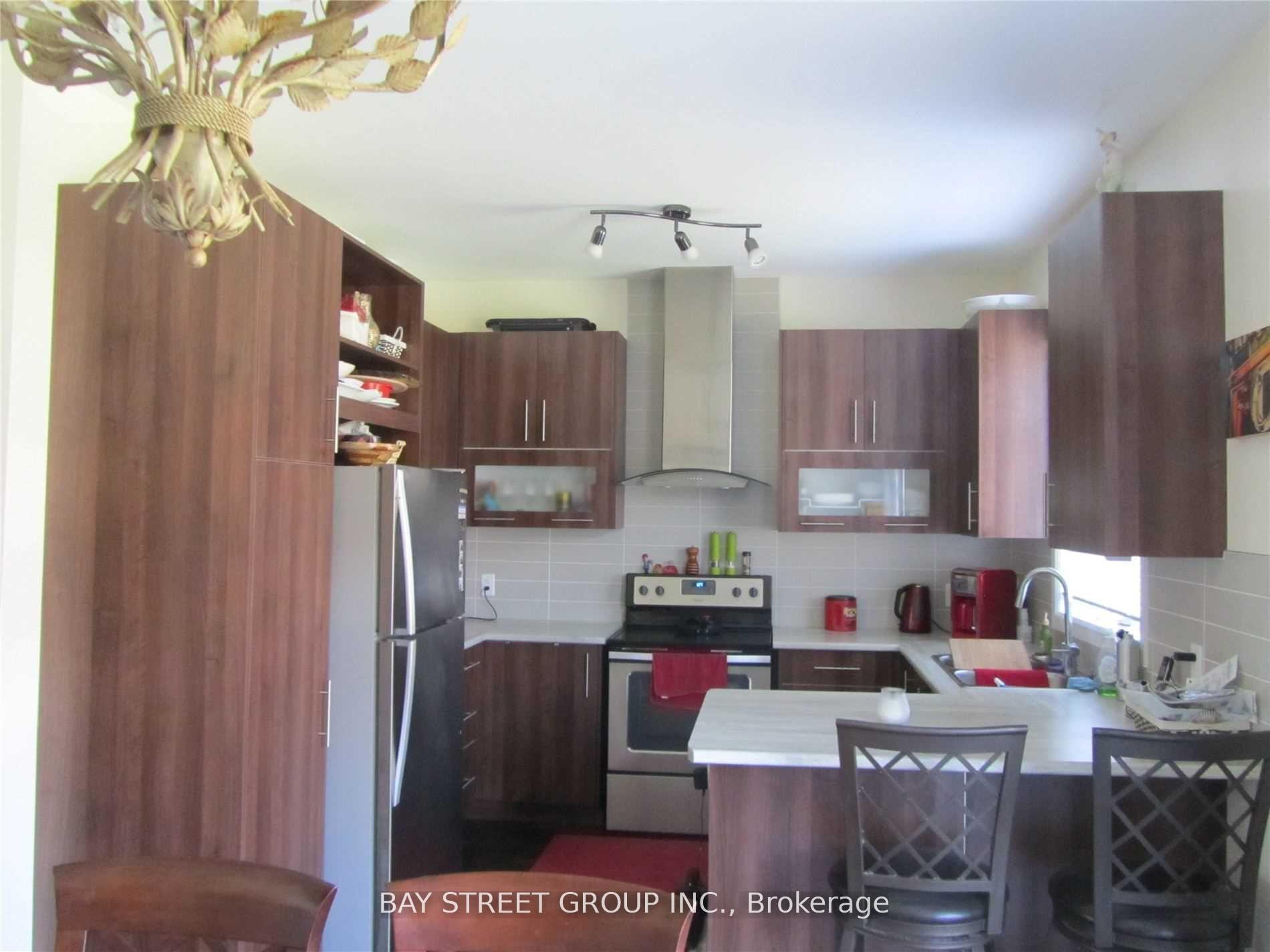 Photo 4 of 124 Vanier Street, Whitby, Pringle Creek — HOMEH