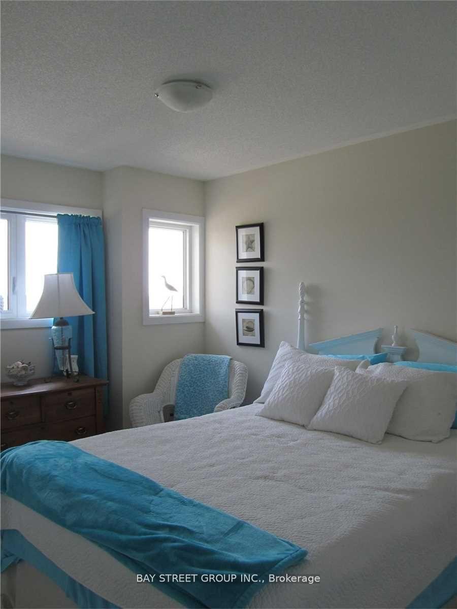 Photo 12 of 124 Vanier Street, Whitby, Pringle Creek — HOMEH