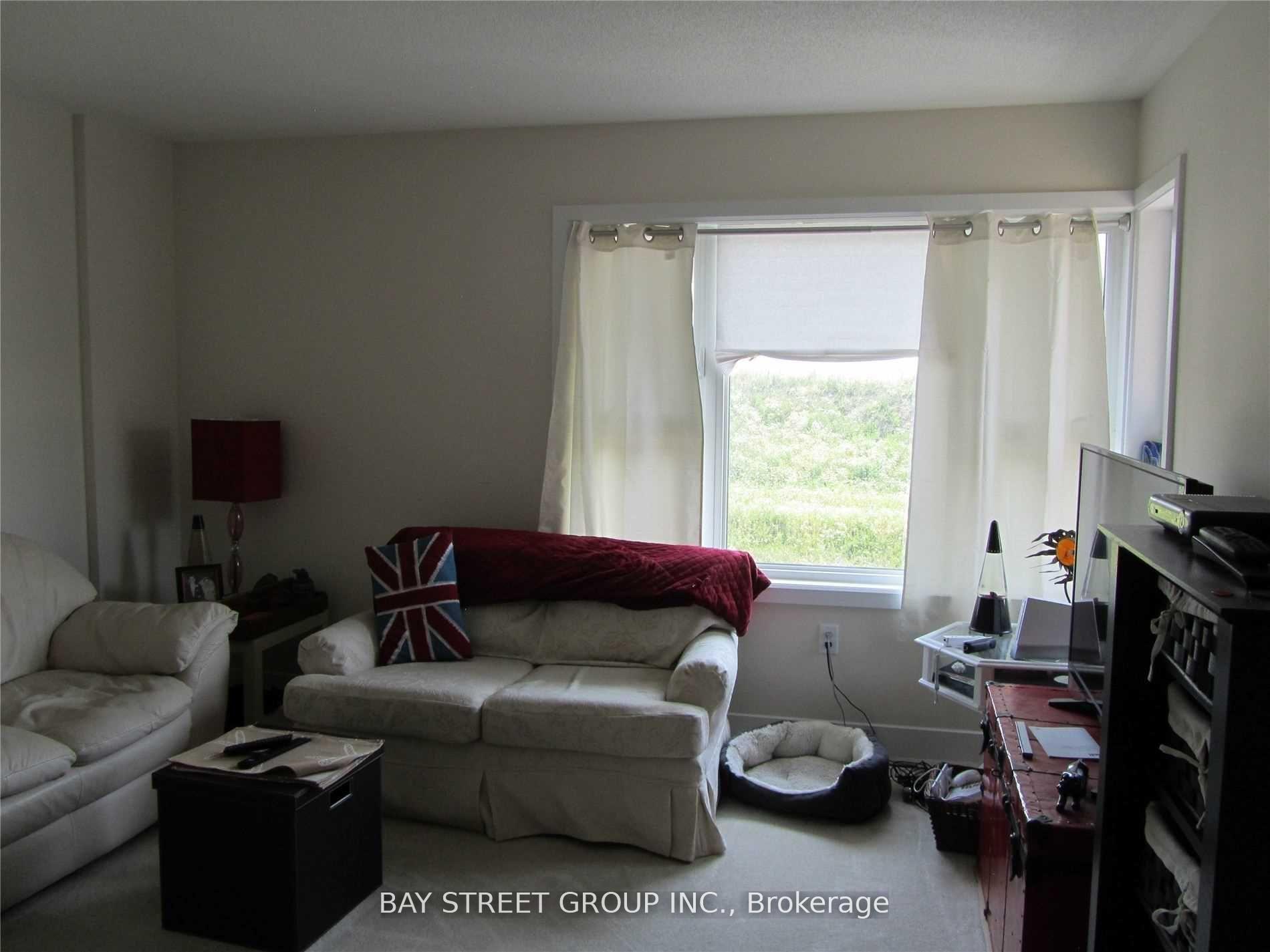 Photo 13 of 124 Vanier Street, Whitby, Pringle Creek — HOMEH