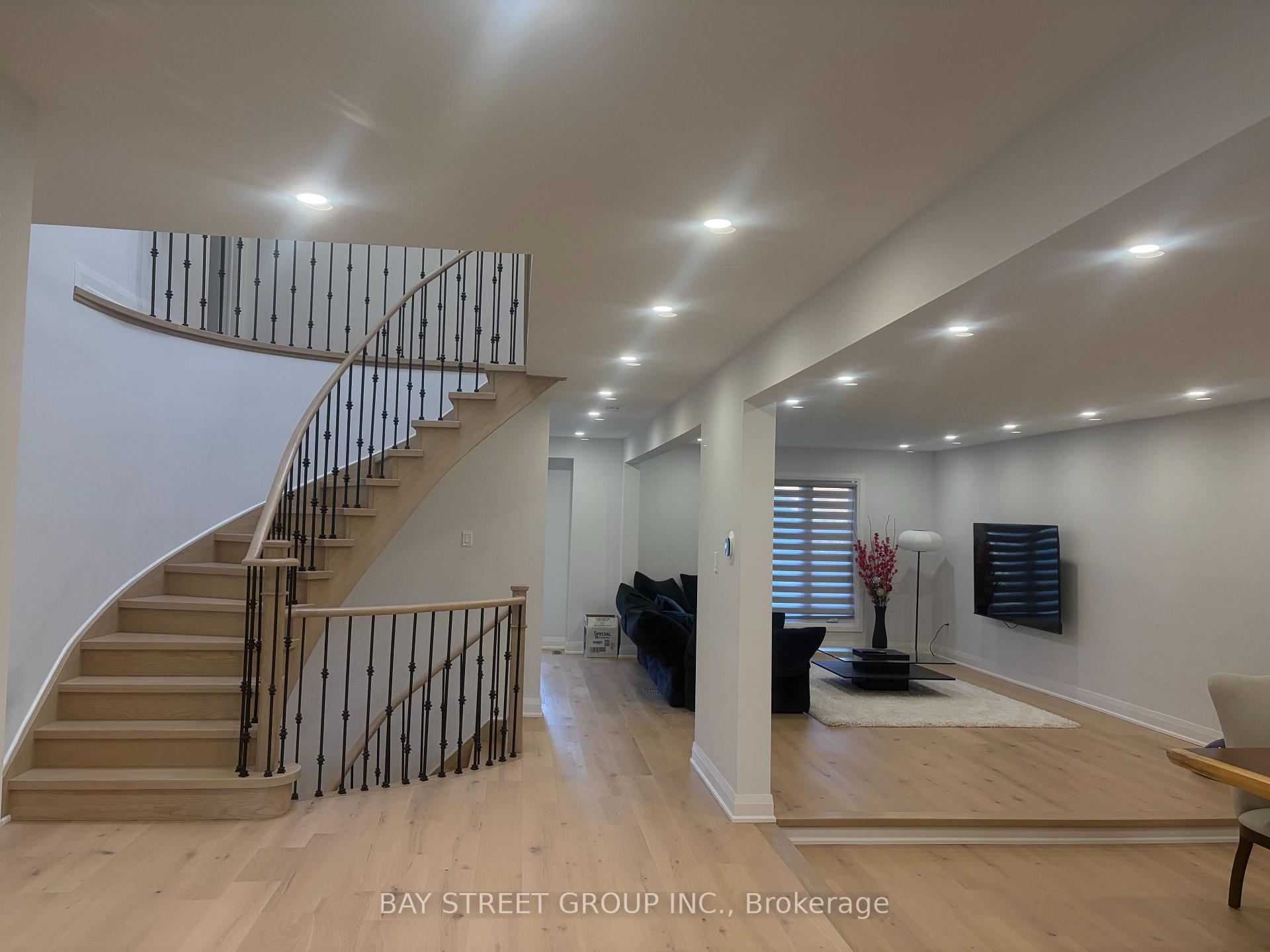 Photo 2 of 321 Raymerville Drive, Markham, Raymerville — HOMEH